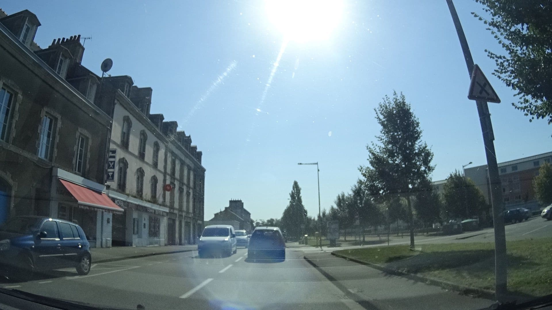 Street view near Hôtel du Port Rhu, Douarnenez — © ljbouere (CC BY-SA · Mapillary)