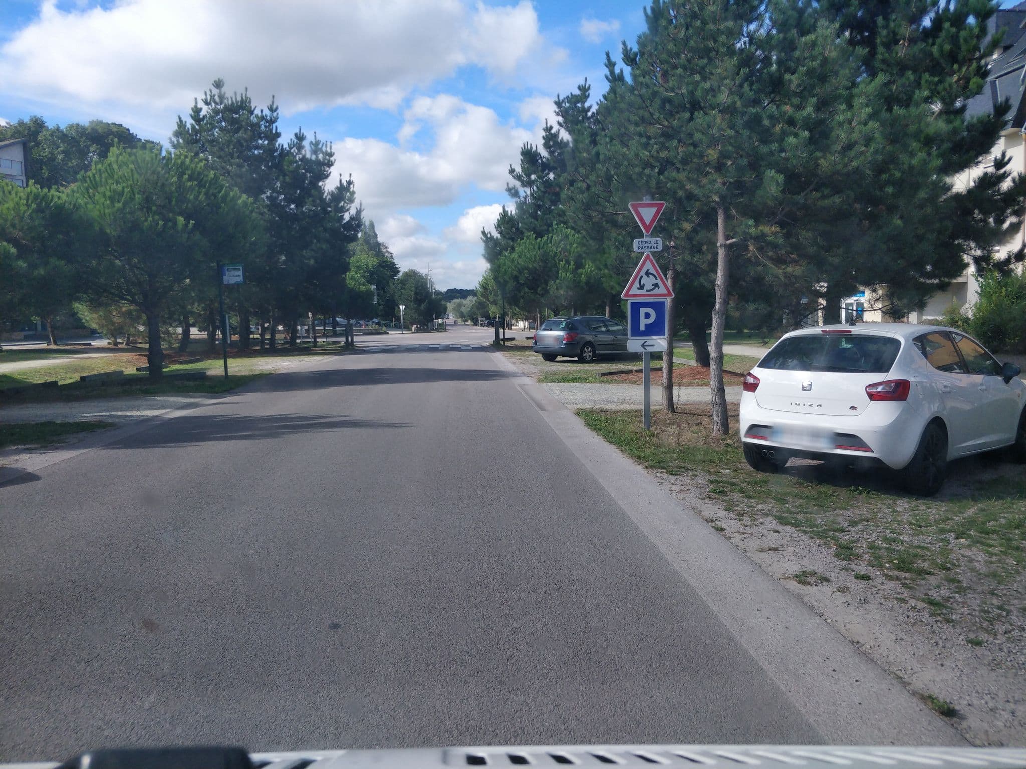 Street view near Hôtel des Pins, Plurien — © raymond (CC BY-SA · Mapillary)