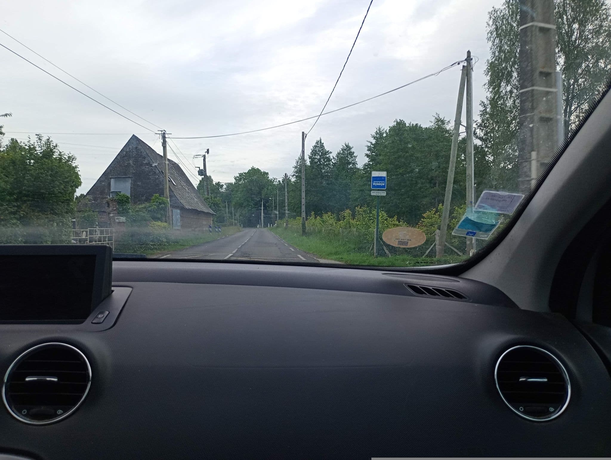 Street view near l'Atelier Green Valley, Luneray — © vfh (CC BY-SA · Mapillary)