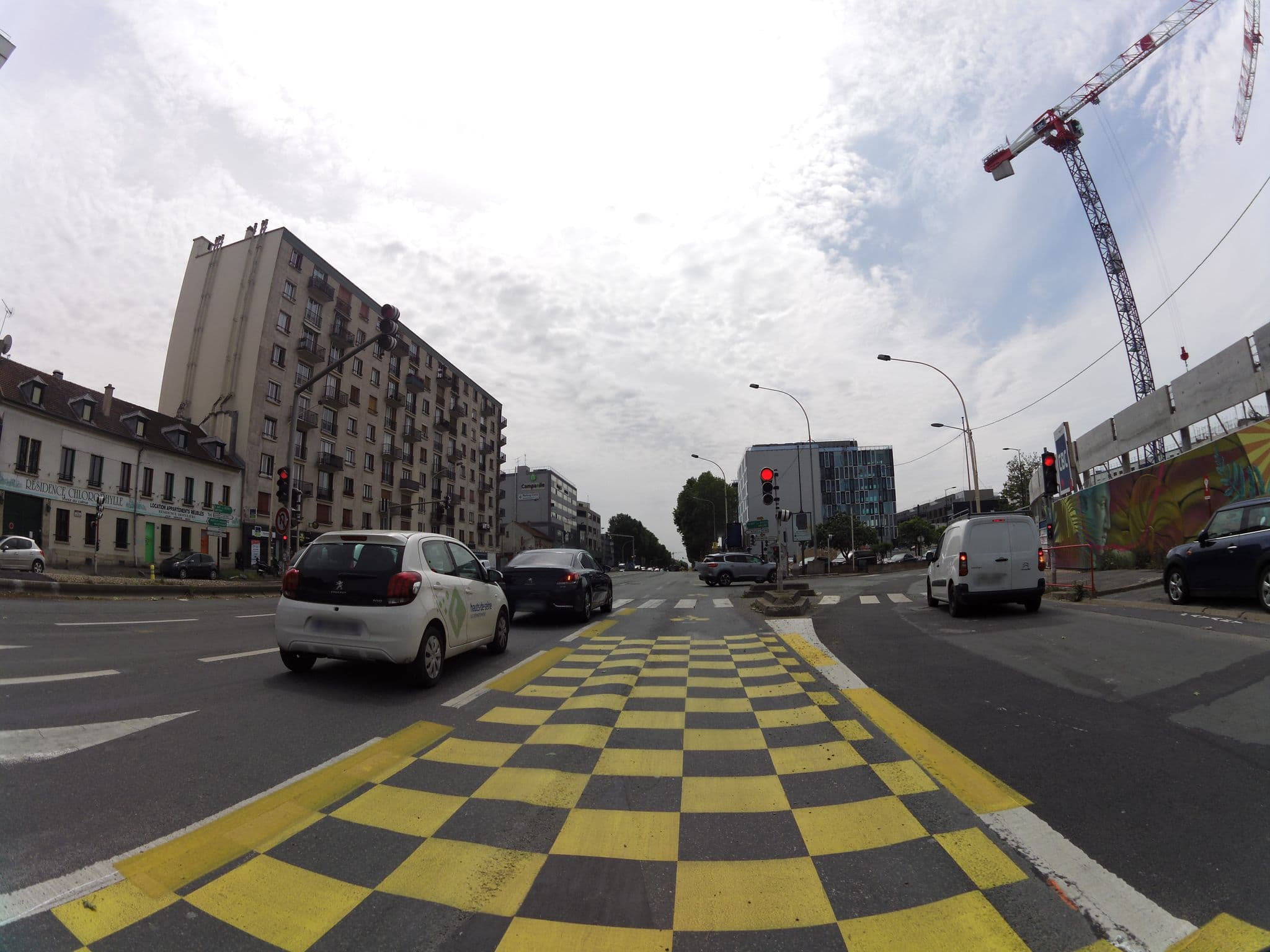 Street view near Résidence Chlorophylle, Arcueil — © clementr (CC BY-SA · Mapillary)