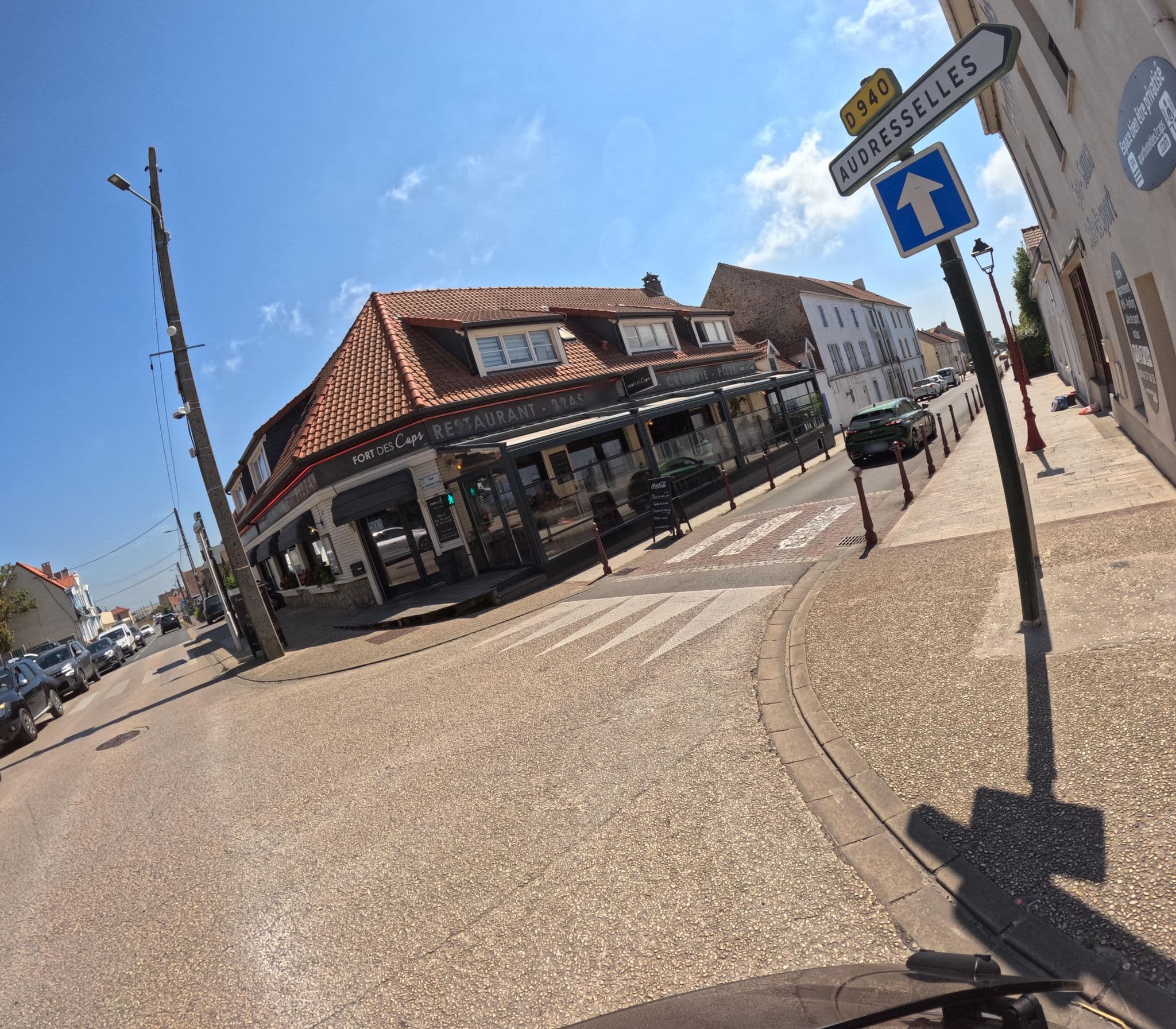 Street view near Appart'hotel des 2 caps, Ambleteuse — © wasd42 (CC BY-SA · Mapillary)
