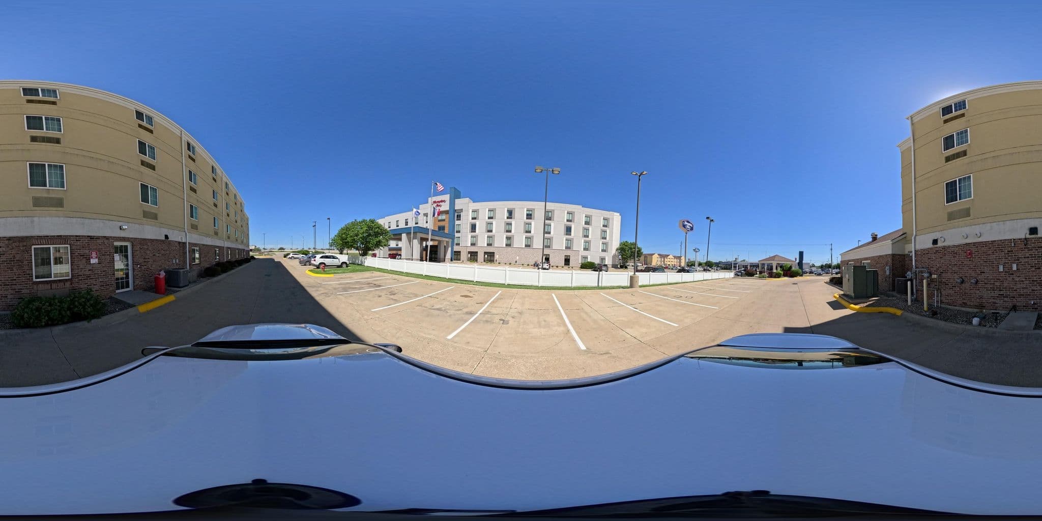 Street view near Suburban Extended Stay Hotel Waterloo - Cedar Falls - Cedar Valle, Evansdale — © FeetAndInches (CC BY-SA · Mapillary)