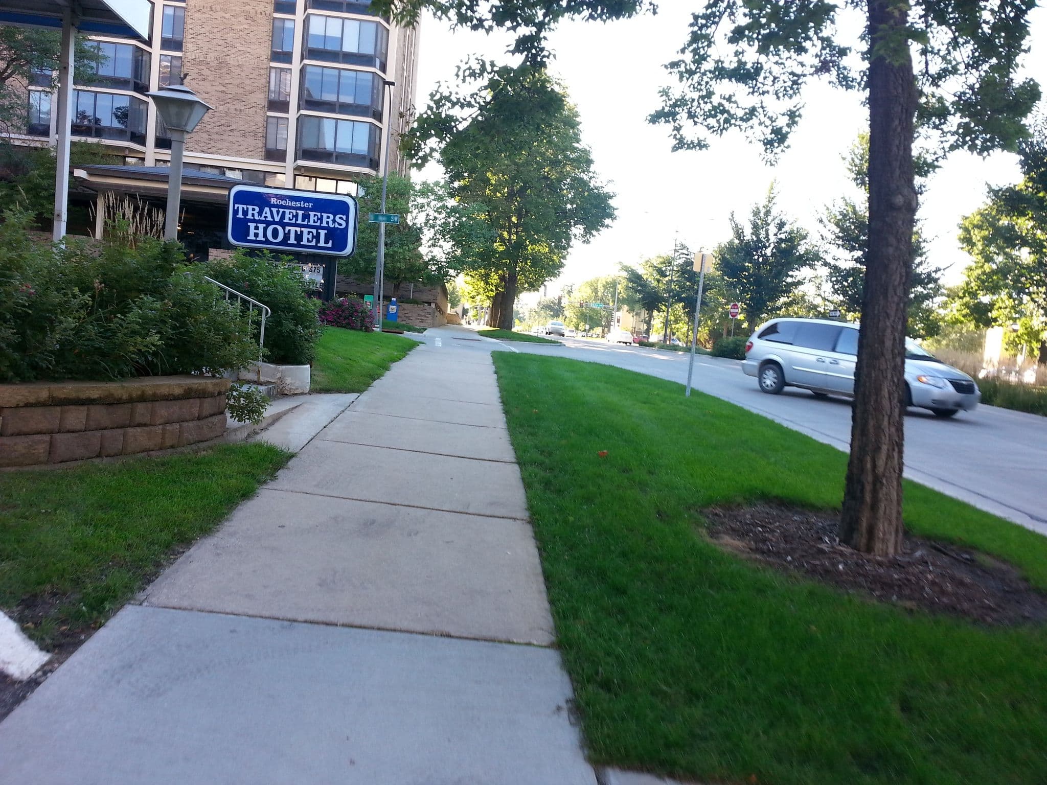 Street view near Traveler's Hotel, Byron — © allen (CC BY-SA · Mapillary)