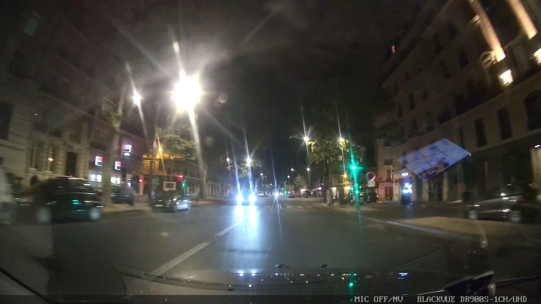 Street view near La Clef Tour Eiffel, Paris 16 Passy — © grobin (CC BY-SA · Mapillary)