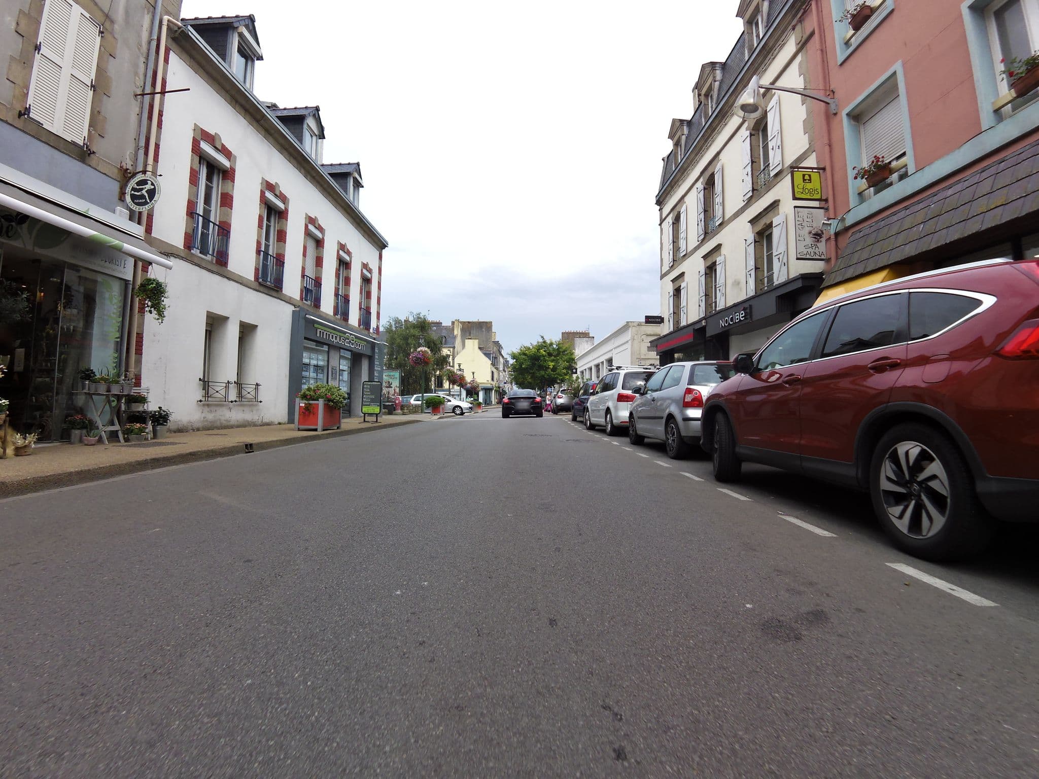 Street view near Le Bretagne, Douarnenez — © hamlet (CC BY-SA · Mapillary)