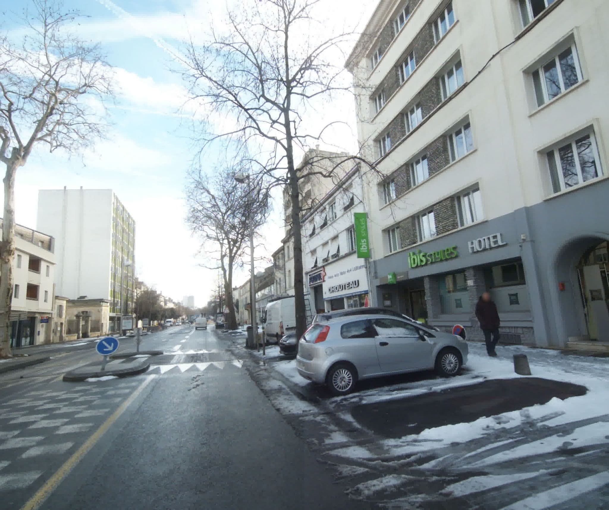 Street view near Grand Hotel Niort Centre, Niort — © sogefi (CC BY-SA · Mapillary)