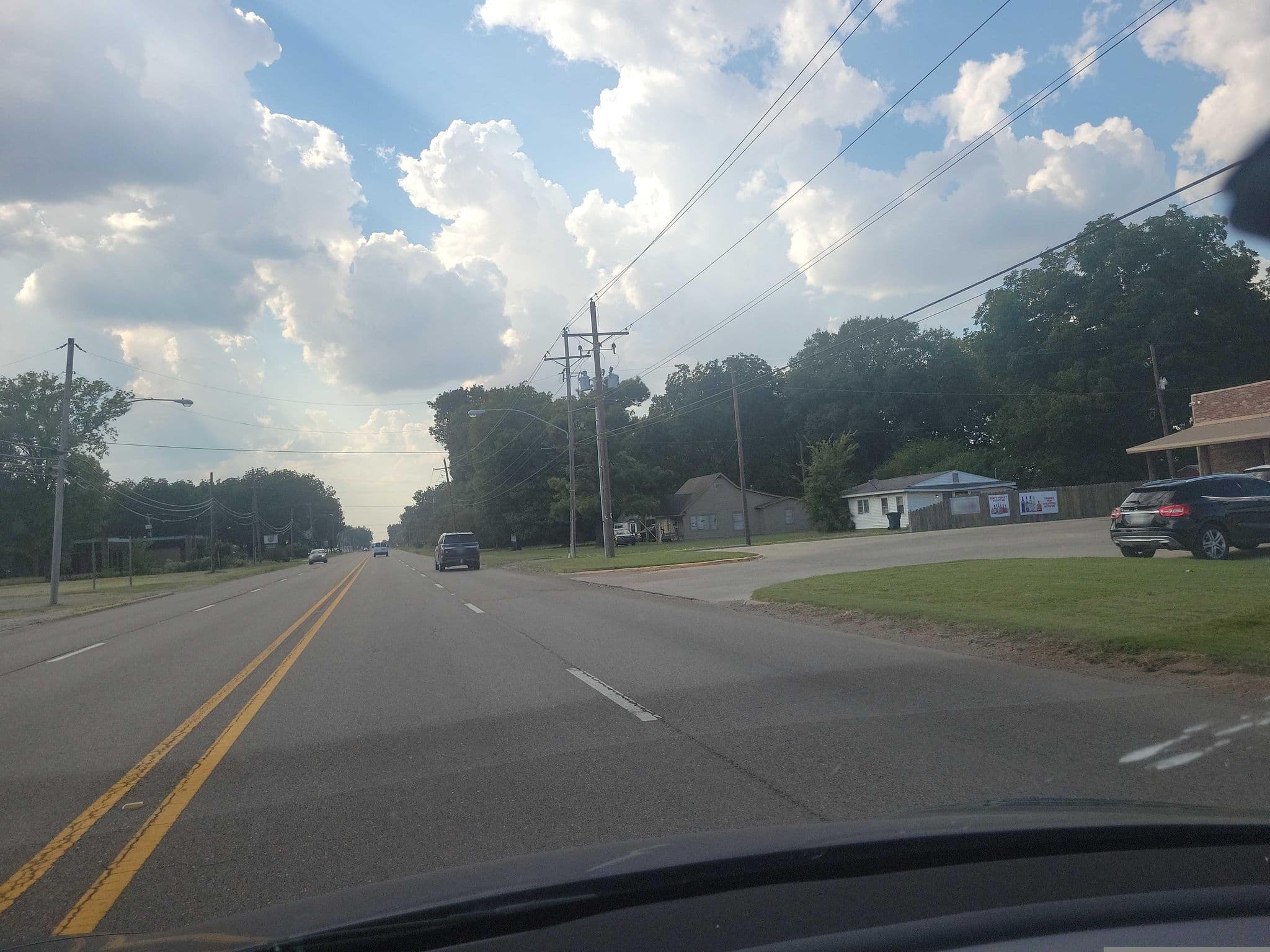 Street view near Sand's Motel, West Helena — © Montrose_Lyle (CC BY-SA · Mapillary)