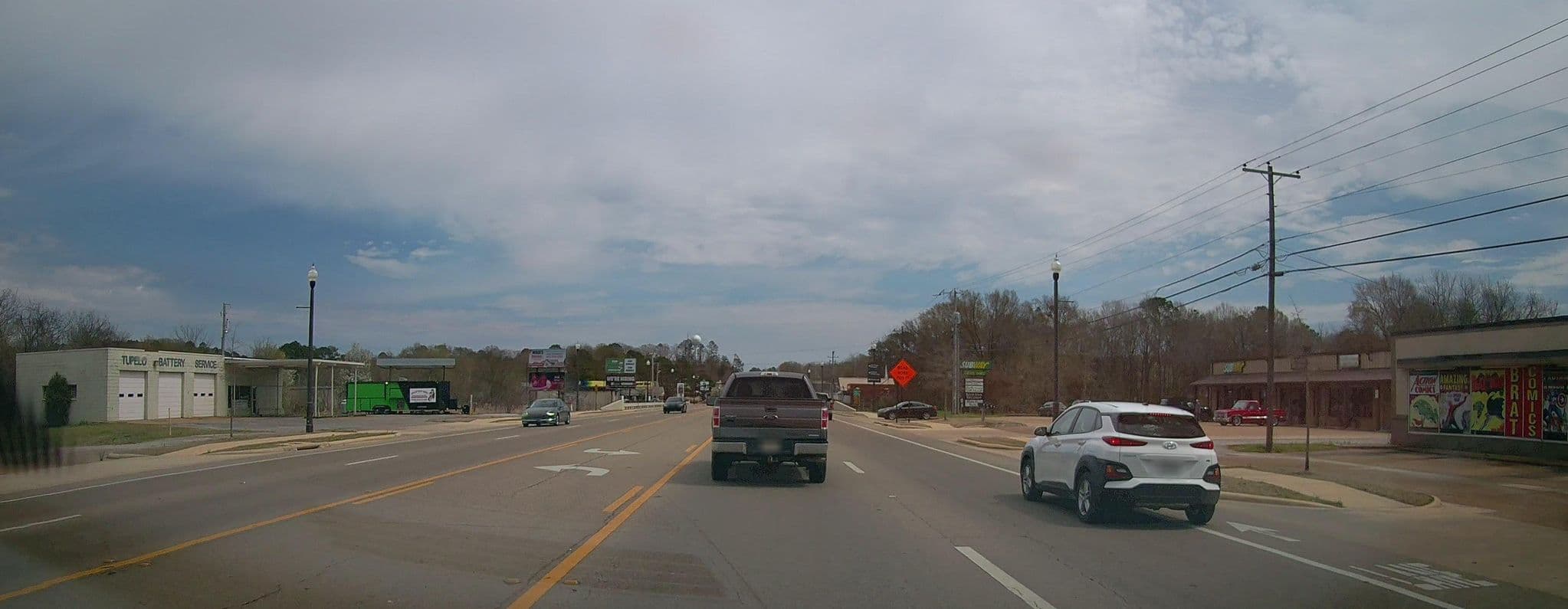 Street view near Motel 6, Tupelo — © lordsutch (CC BY-SA · Mapillary)