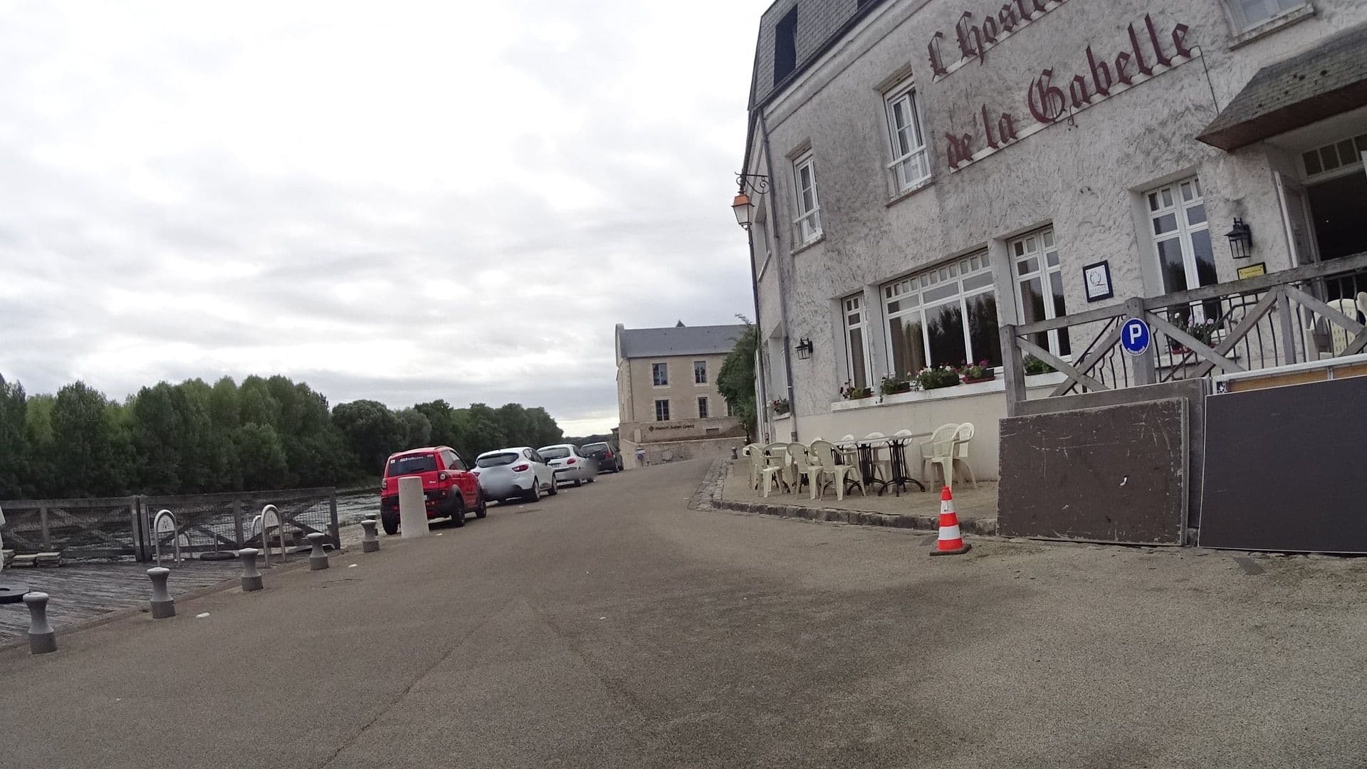 Street view near Hostellerie de la Gabelle, Saint-Florent-le-Vieil — © ramap (CC BY-SA · Mapillary)