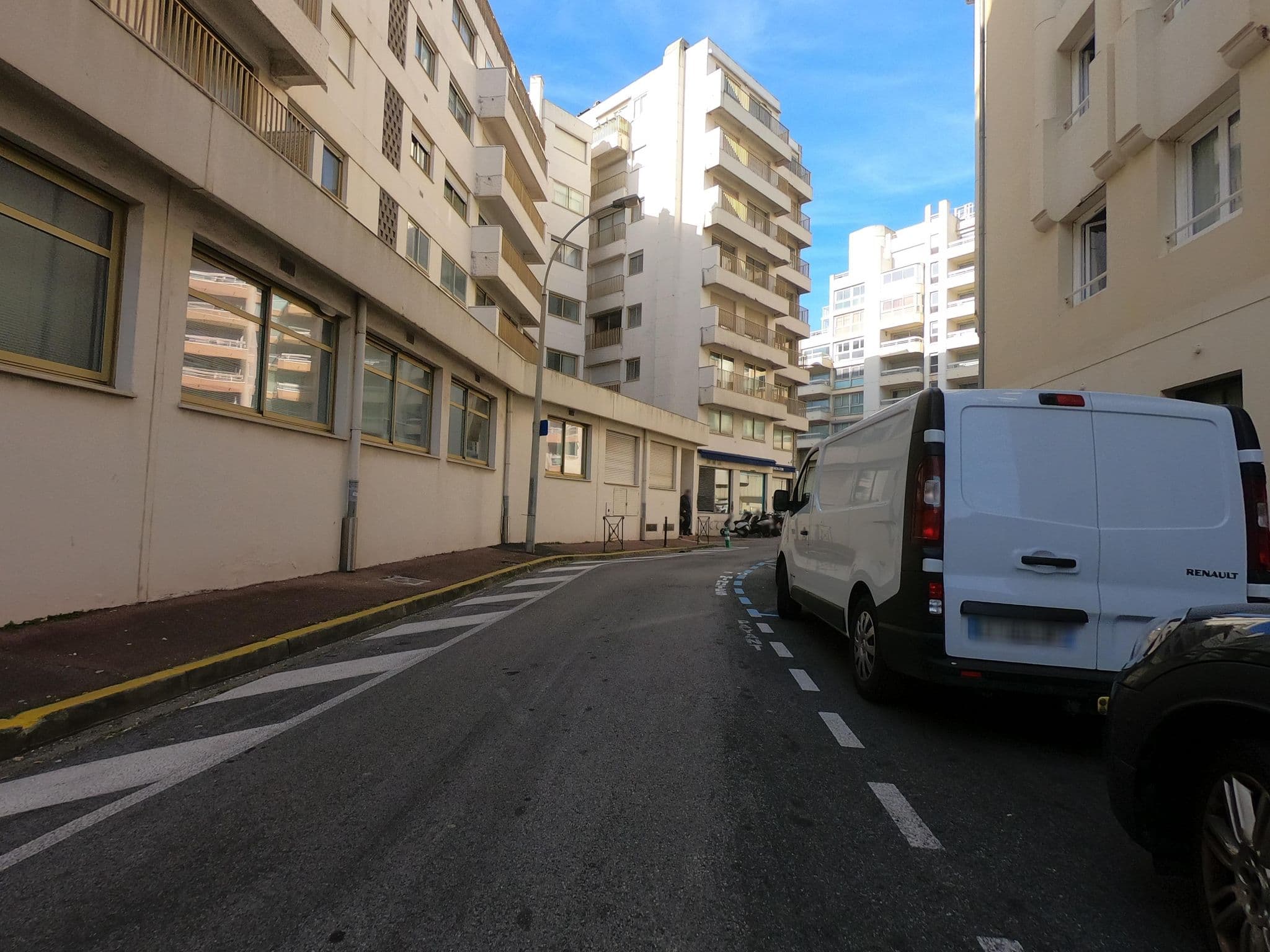 Street view near Grand Tonic Hôtel, Biarritz — © txominh (CC BY-SA · Mapillary)