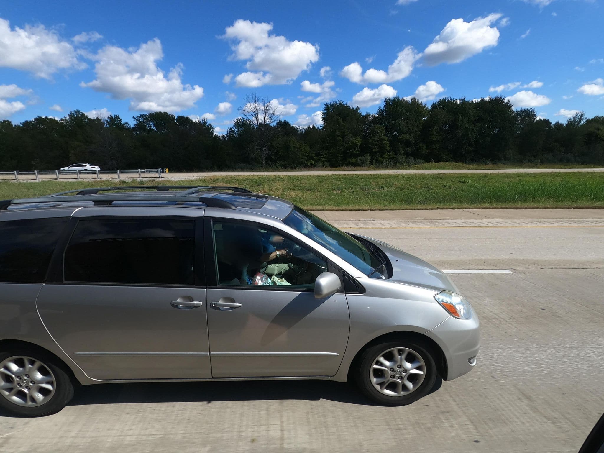 Street view near Stupid Cop, Ina — © aidenrohde (CC BY-SA · Mapillary)