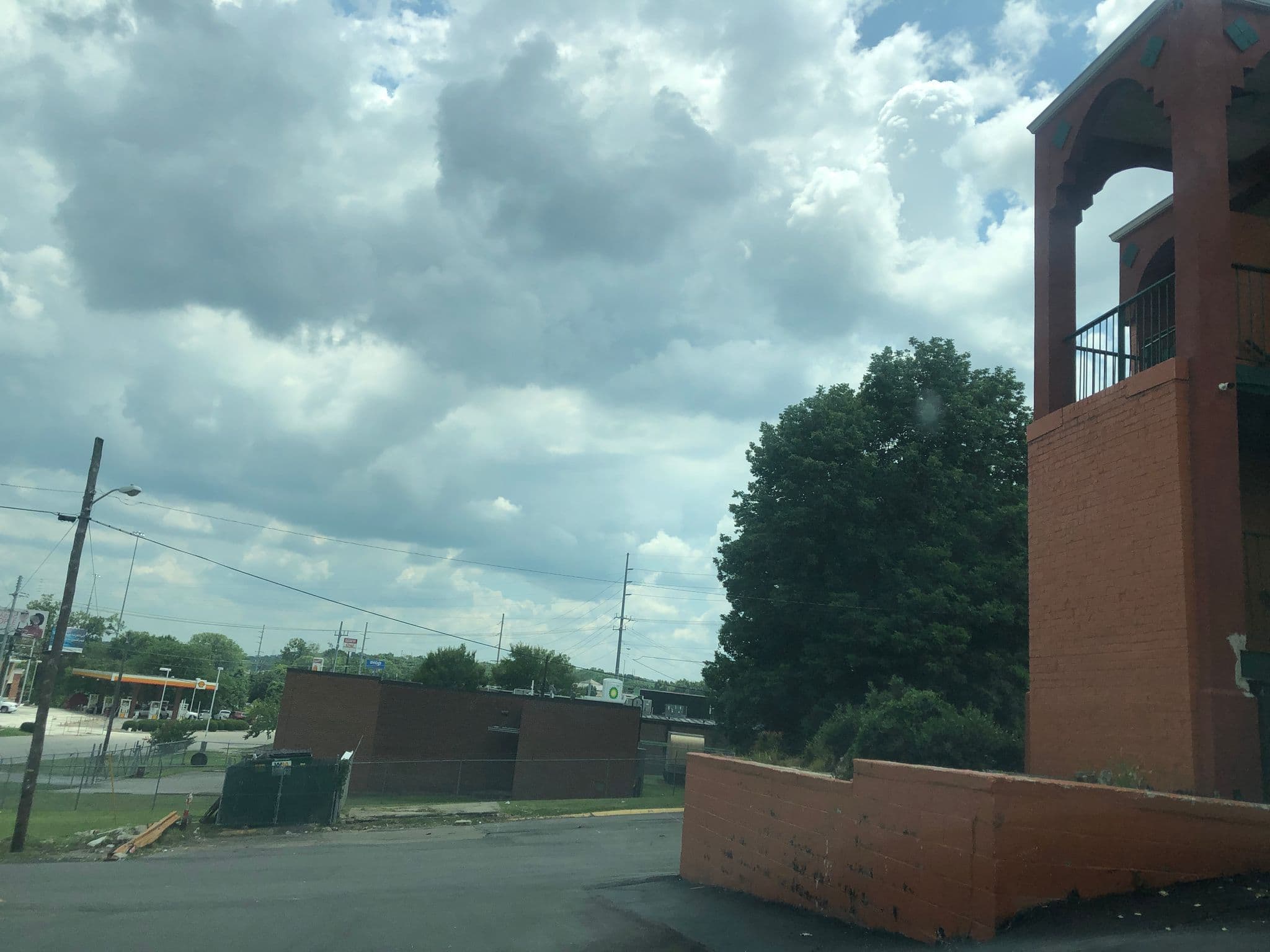 Street view near Knights Inn Antioch, La Vergne — © maxmartilik (CC BY-SA · Mapillary)