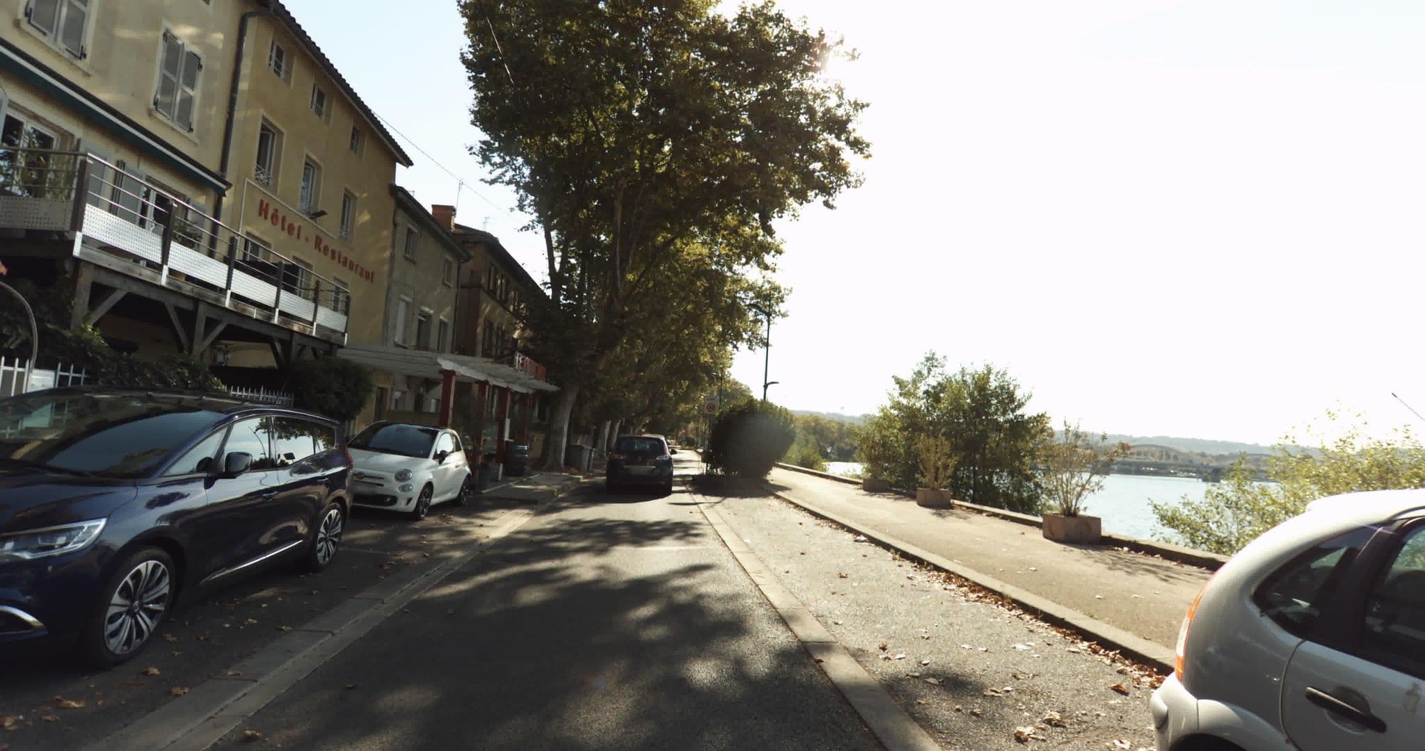 Street view near Les Cygnes, Neuville-sur-Saône — © sogefi (CC BY-SA · Mapillary)
