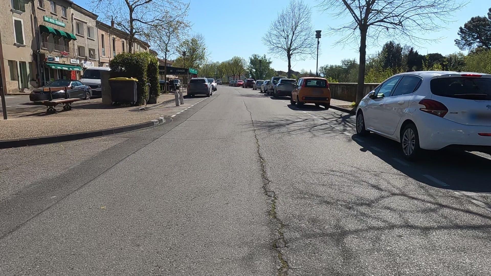Street view near Café hotel restaurant de l'Ouvèze, Bédarrides — © SIG_2-SORGUESDUCOMTAT (CC BY-SA · Mapillary)