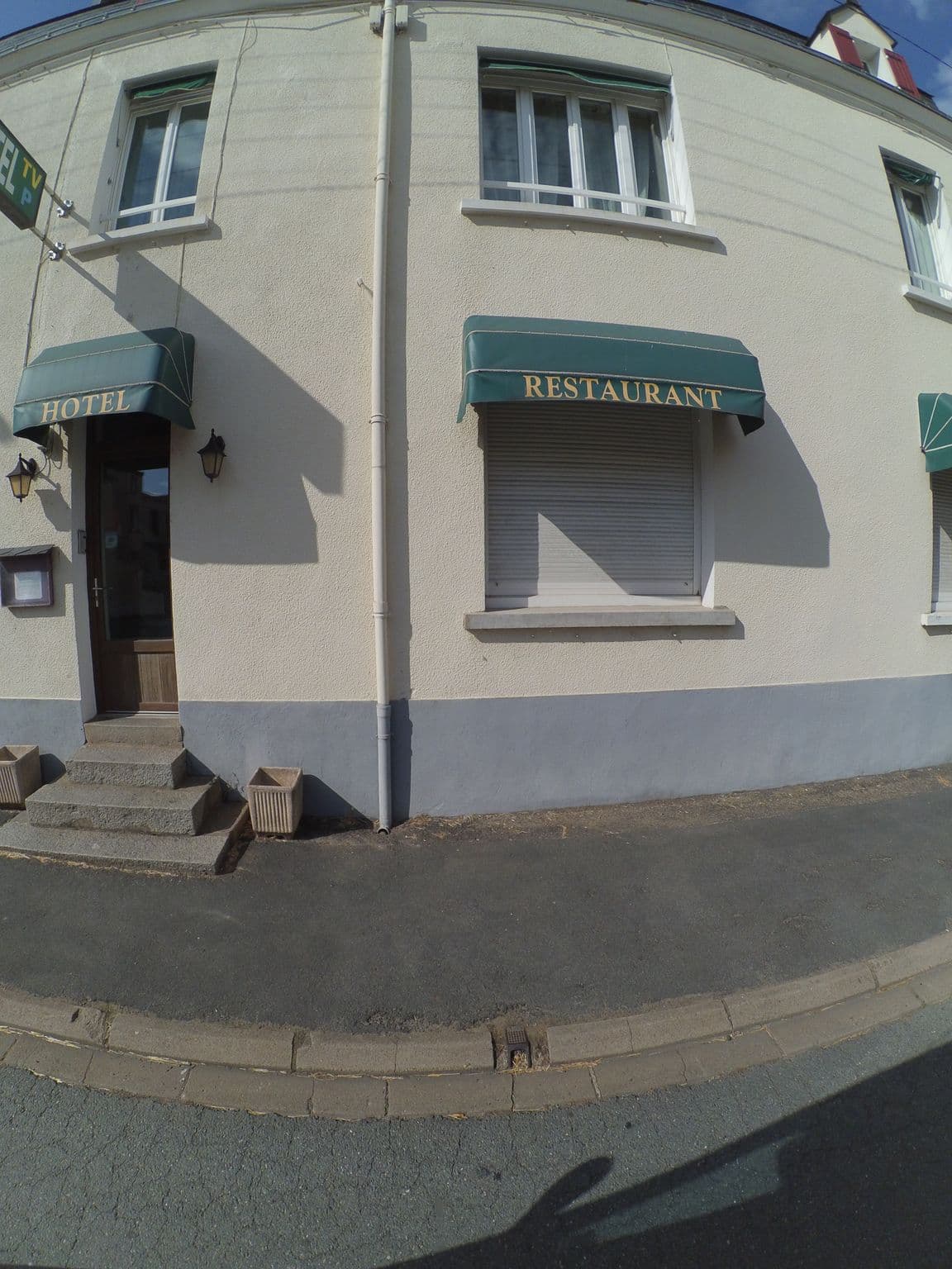 Street view near La Boule d’Or, Coron — © stephanep (CC BY-SA · Mapillary)
