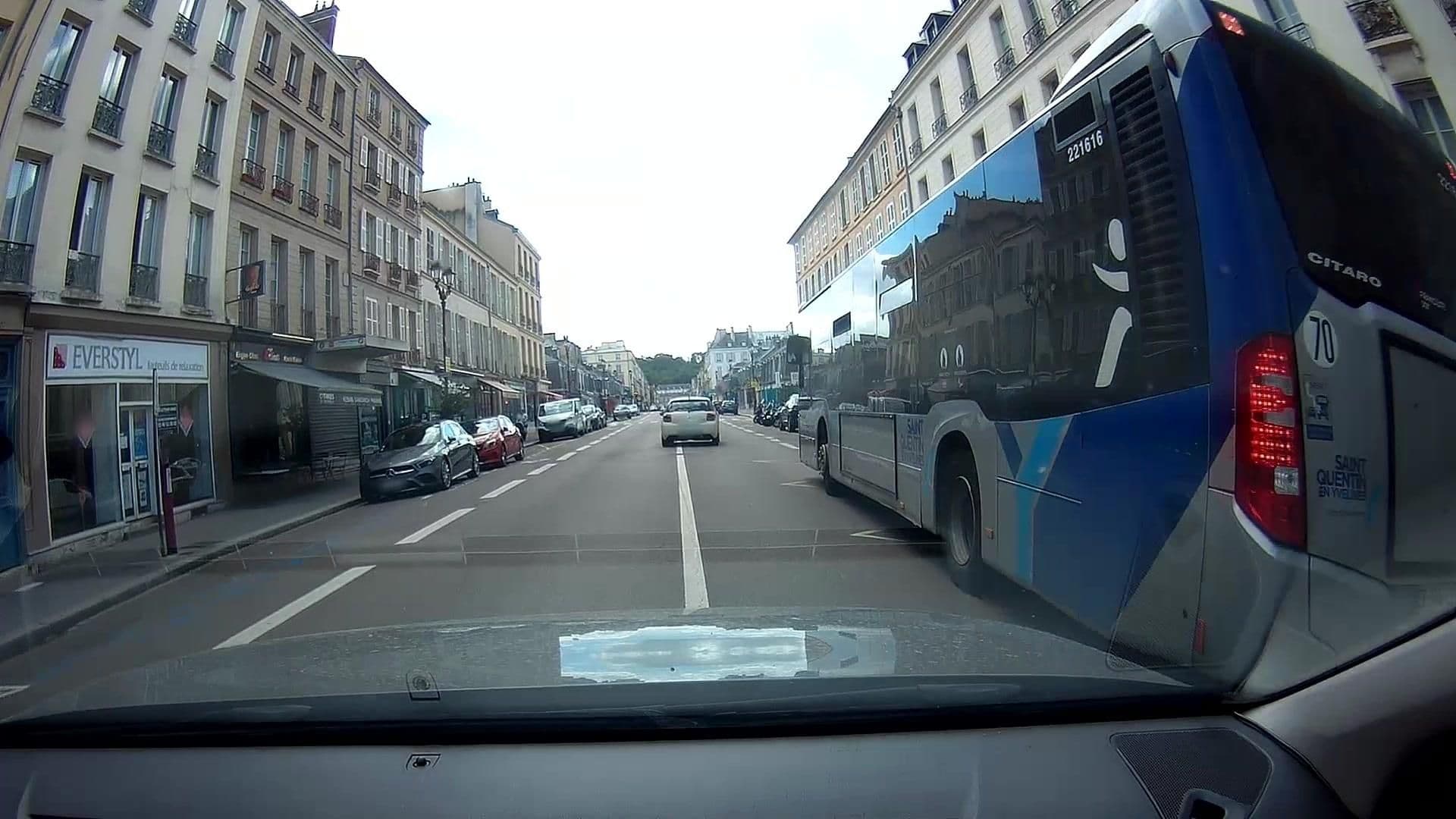 Street view near Royal Hôtel, Versailles — © micmin1972 (CC BY-SA · Mapillary)
