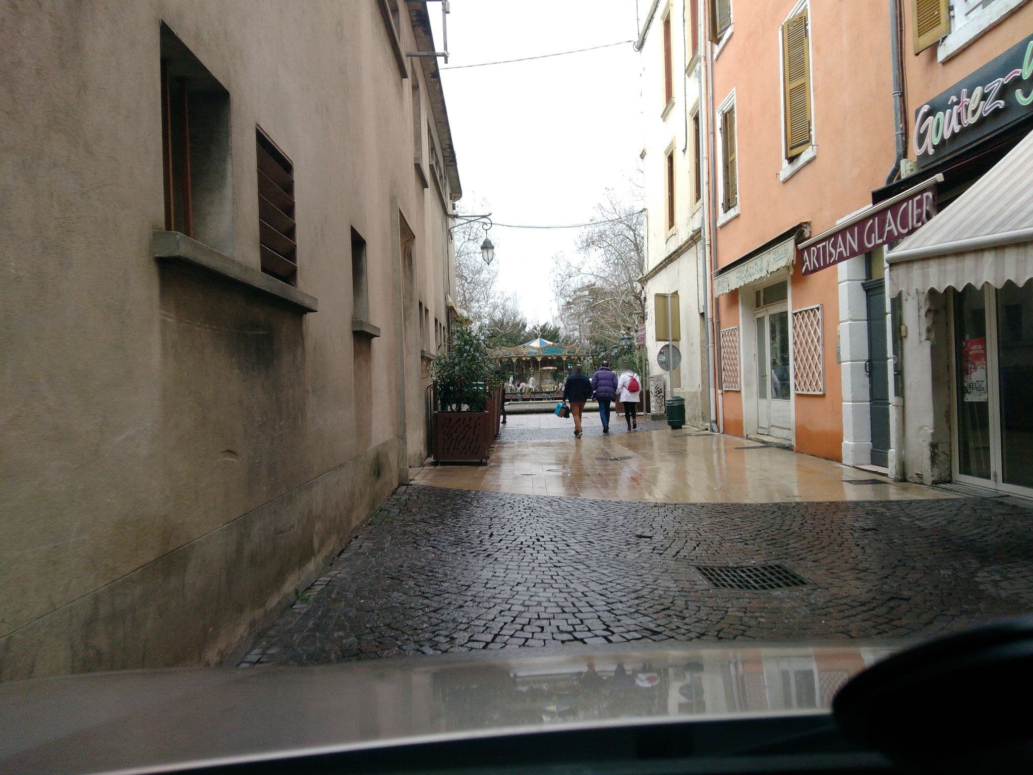 Street view near Cit'Hôtel Sphinx, Montélimar — © hedaide (CC BY-SA · Mapillary)