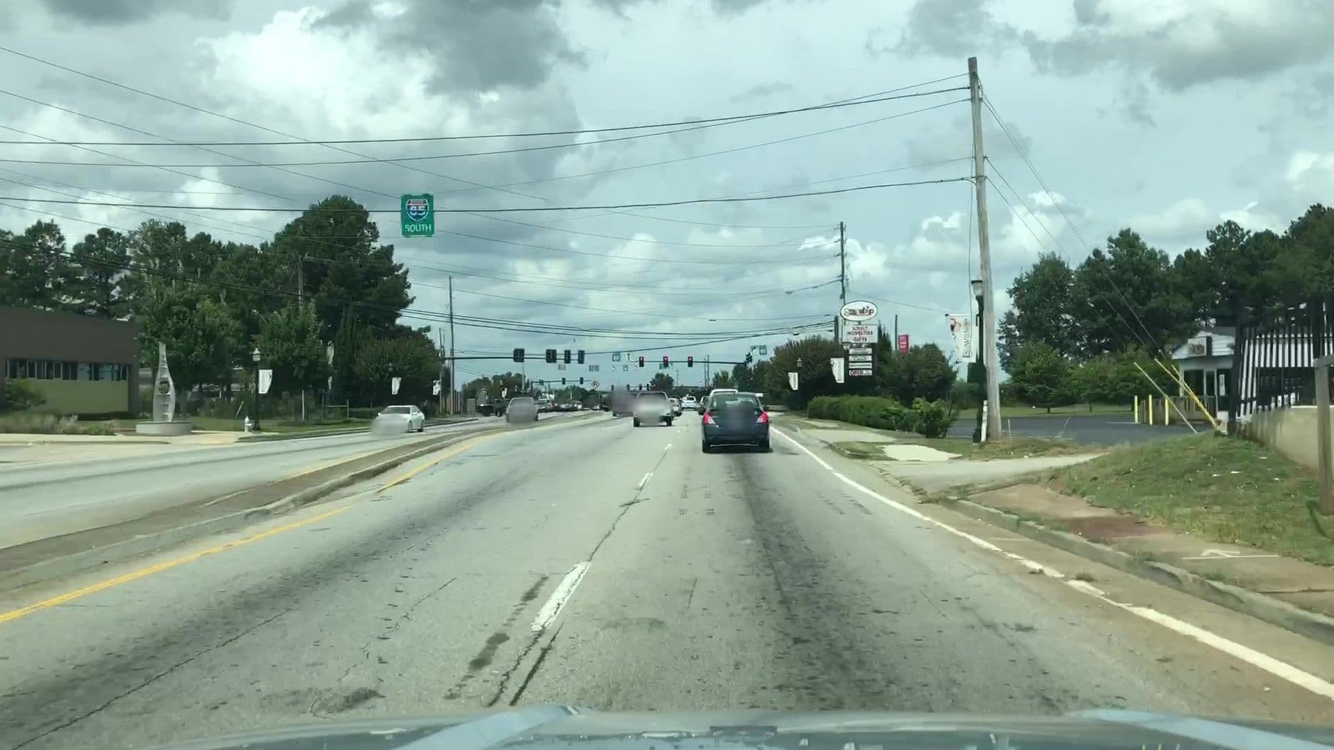 Street view near Days Inn Suwanee, Suwanee — © lvl5 (CC BY-SA · Mapillary)