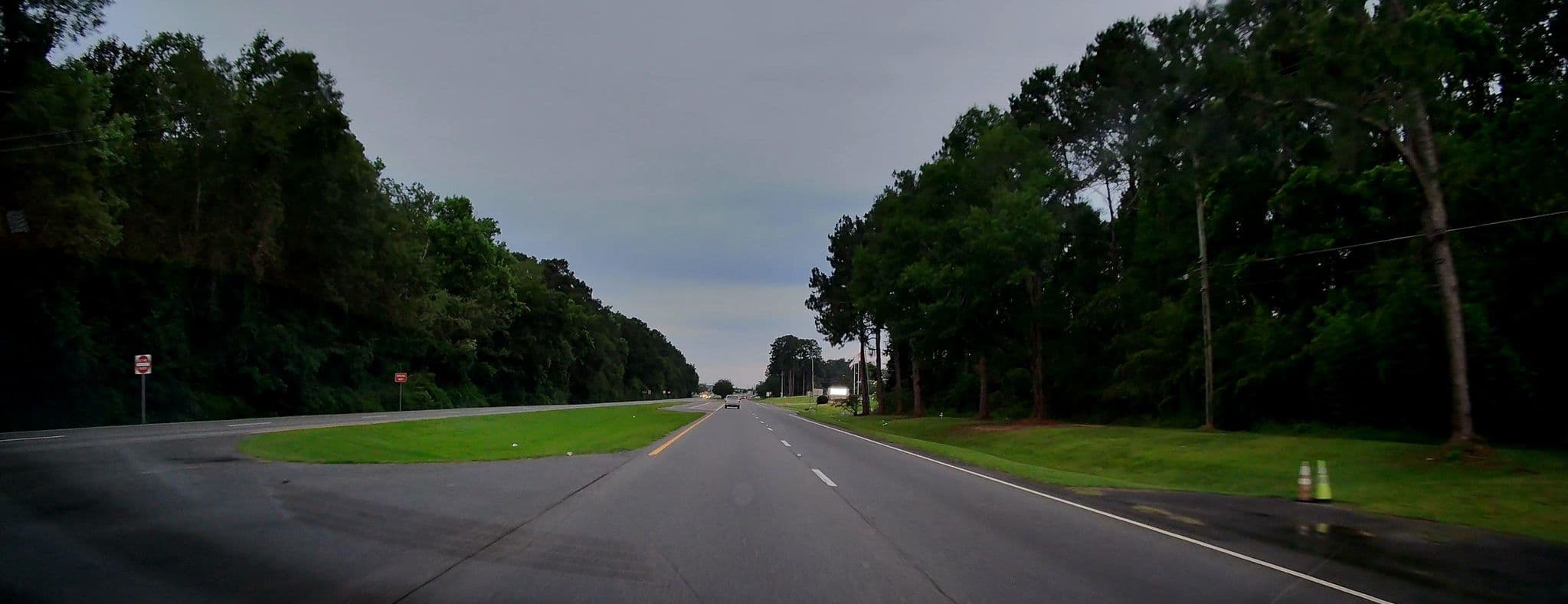 Street view near Super 8 Danbury, Cairo — © lordsutch (CC BY-SA · Mapillary)