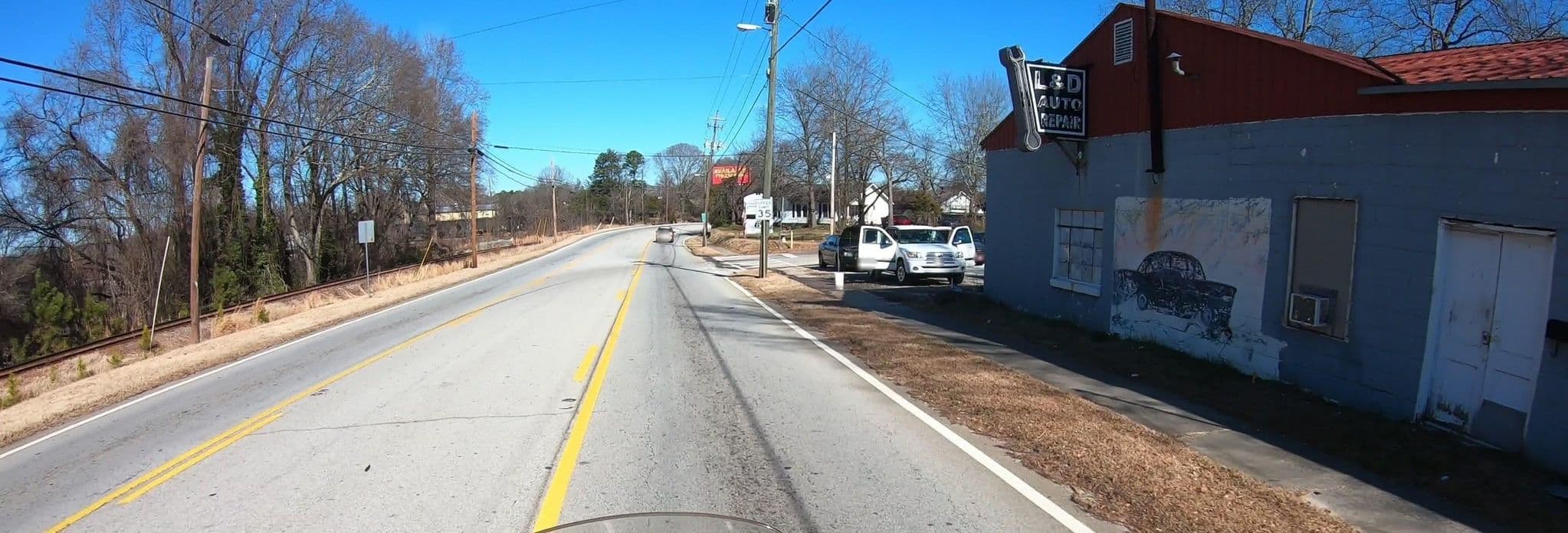 Street view near Budget Inn, Toccoa — © networklanman (CC BY-SA · Mapillary)