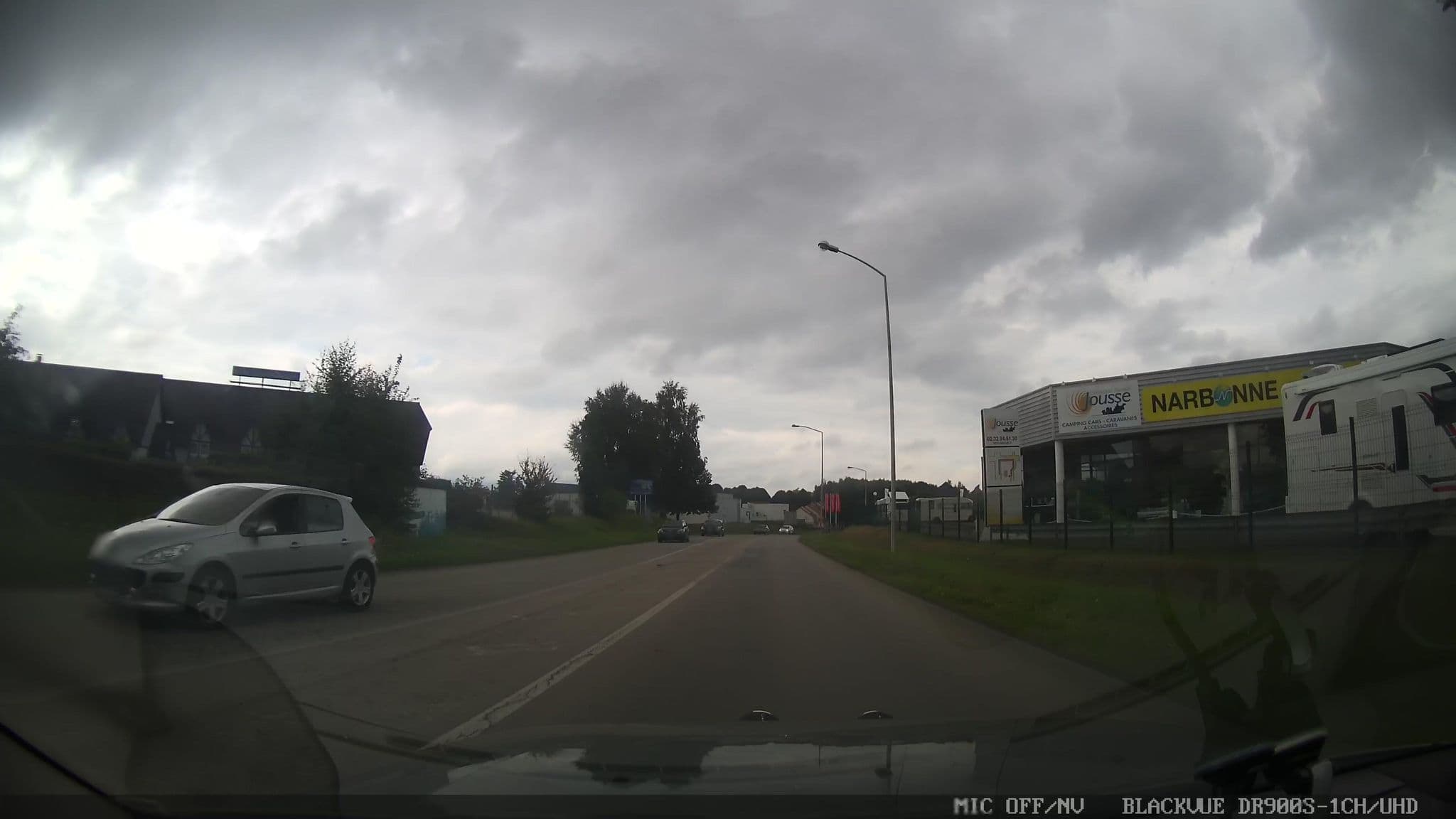 Street view near Hôtel Campanile, Le Mesnil-Esnard — © grobin (CC BY-SA · Mapillary)