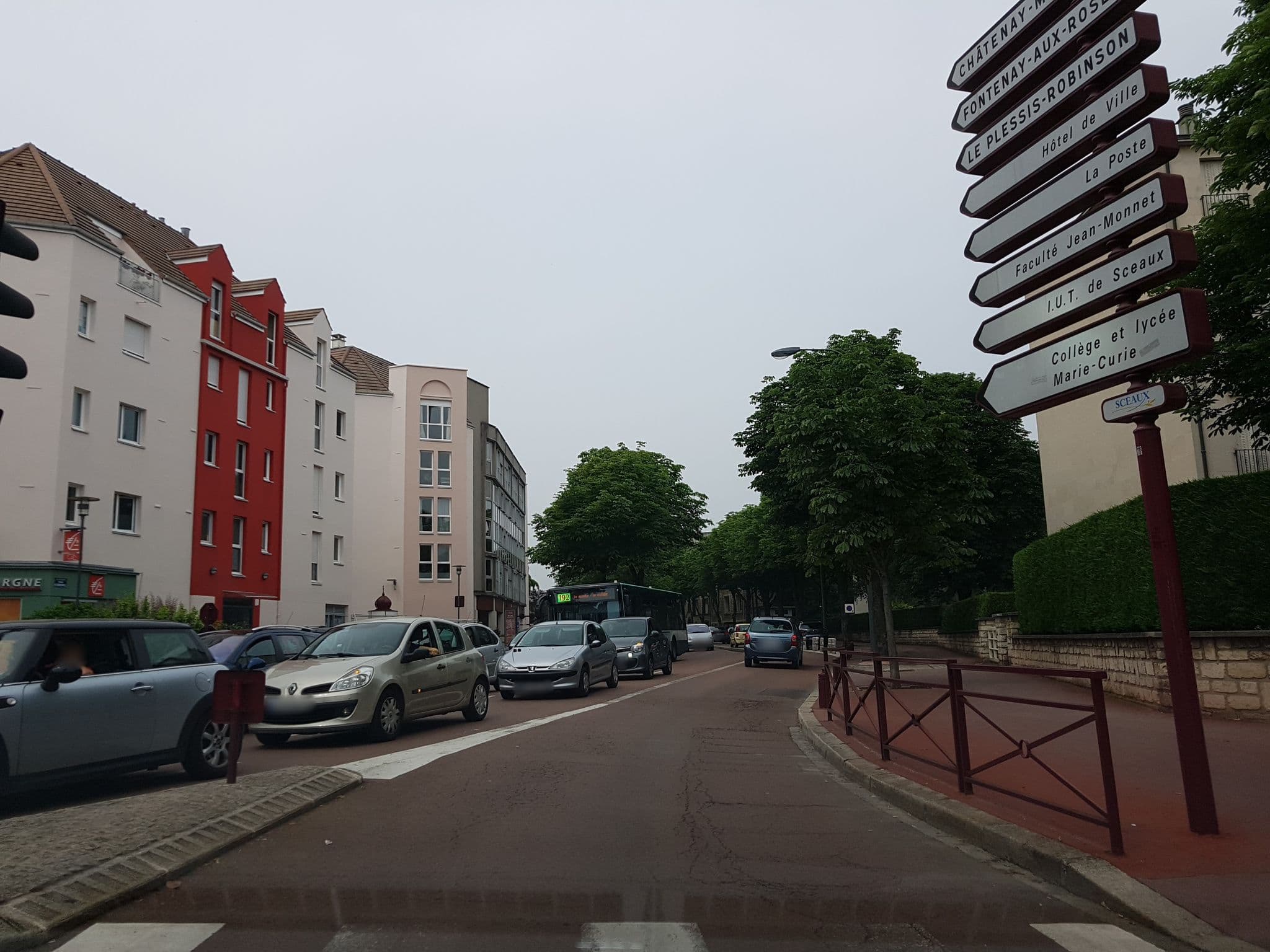 Street view near Hôtel Ibis Styles, Sceaux — © fgouget (CC BY-SA · Mapillary)