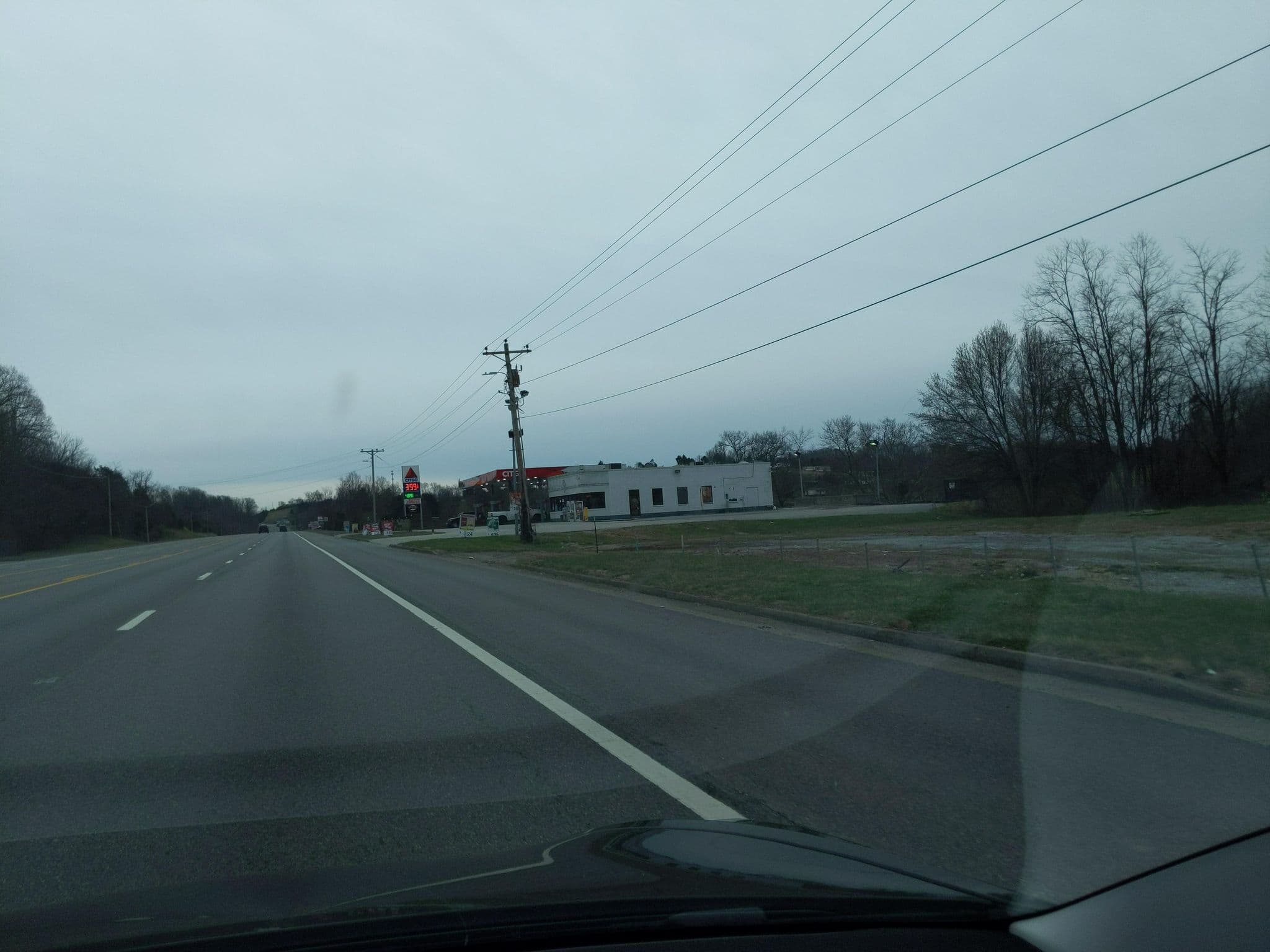 Street view near Russell Creek Inn, New Tazewell — © treestryder (CC BY-SA · Mapillary)