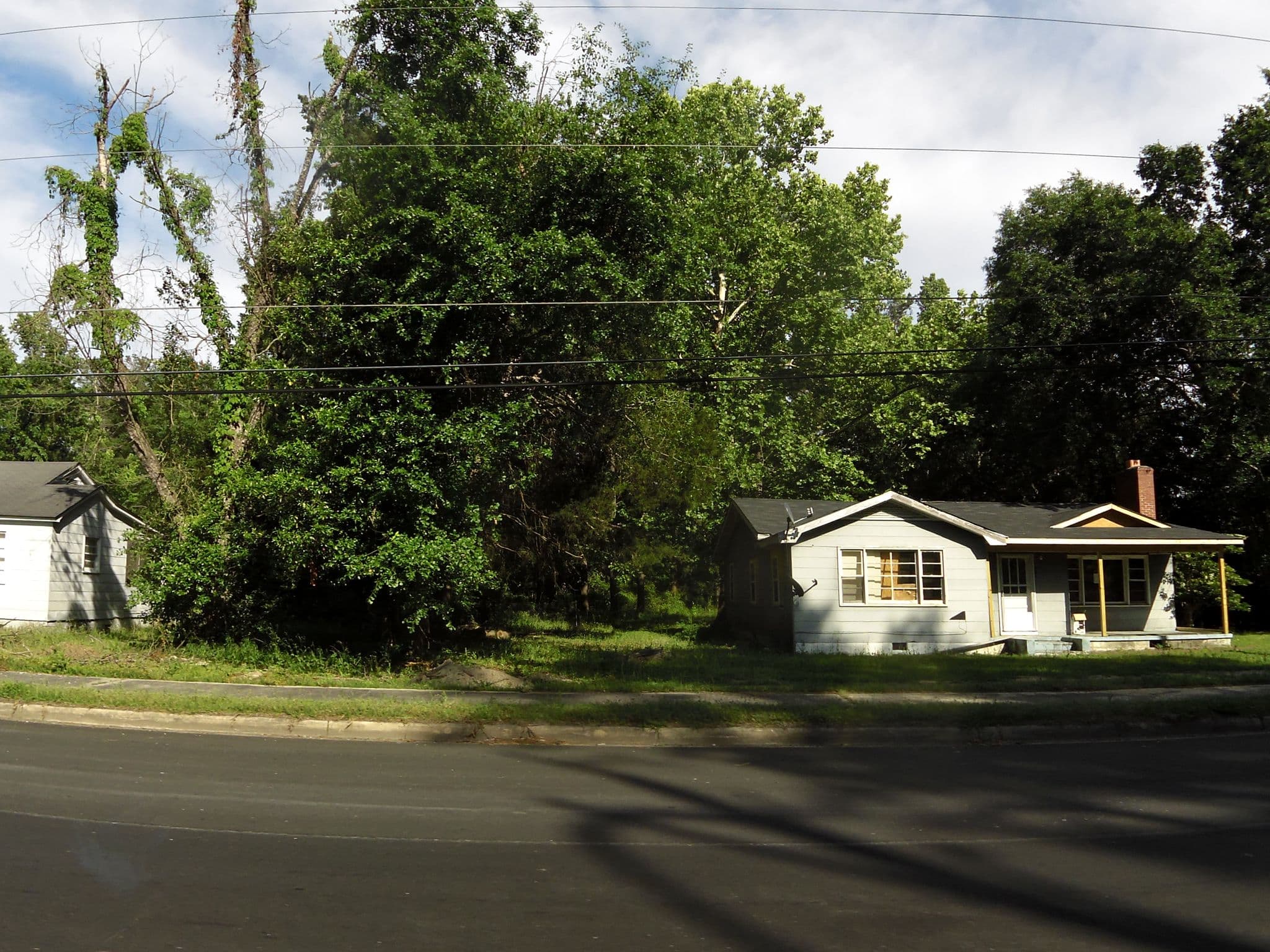 Street view near Fairfax Motel, Varnville — © allen (CC BY-SA · Mapillary)