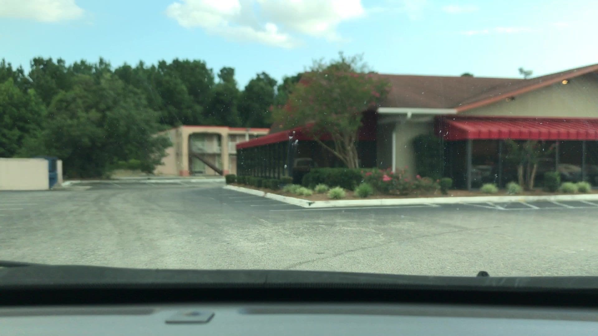 Street view near Palms Inn & Suites, Walterboro — © lvl5 (CC BY-SA · Mapillary)