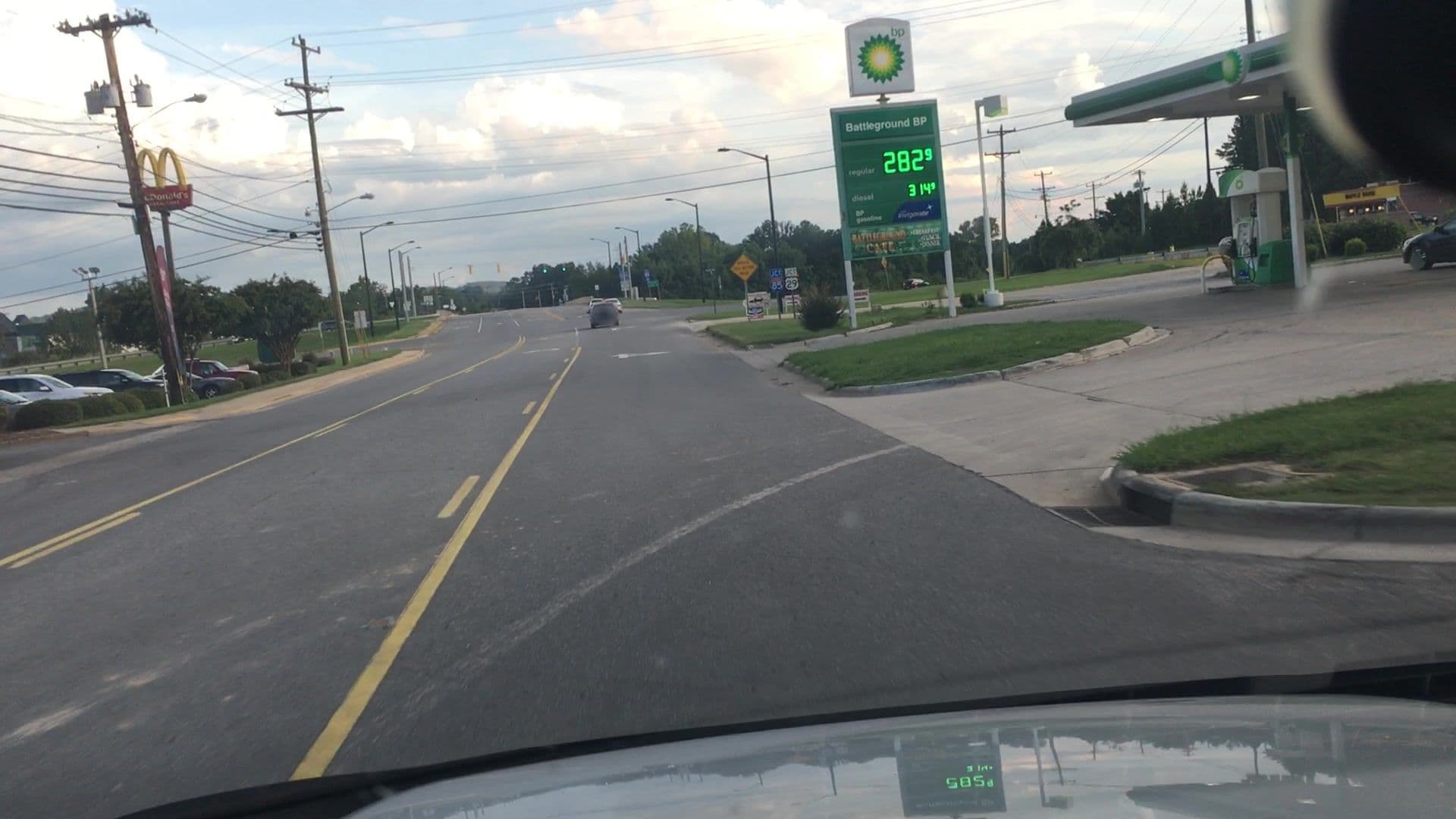 Street view near Choice Hotels, Kings Mountain — © lvl5 (CC BY-SA · Mapillary)