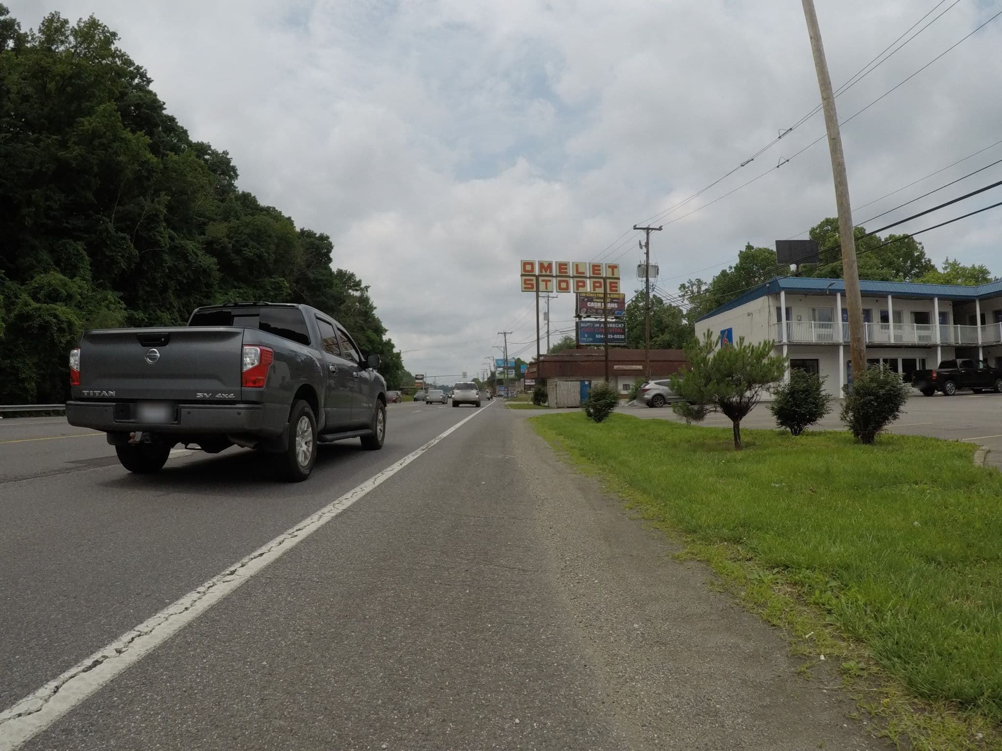 Street view near Huntington Inn, Pea Ridge — © pkoby (CC BY-SA · Mapillary)