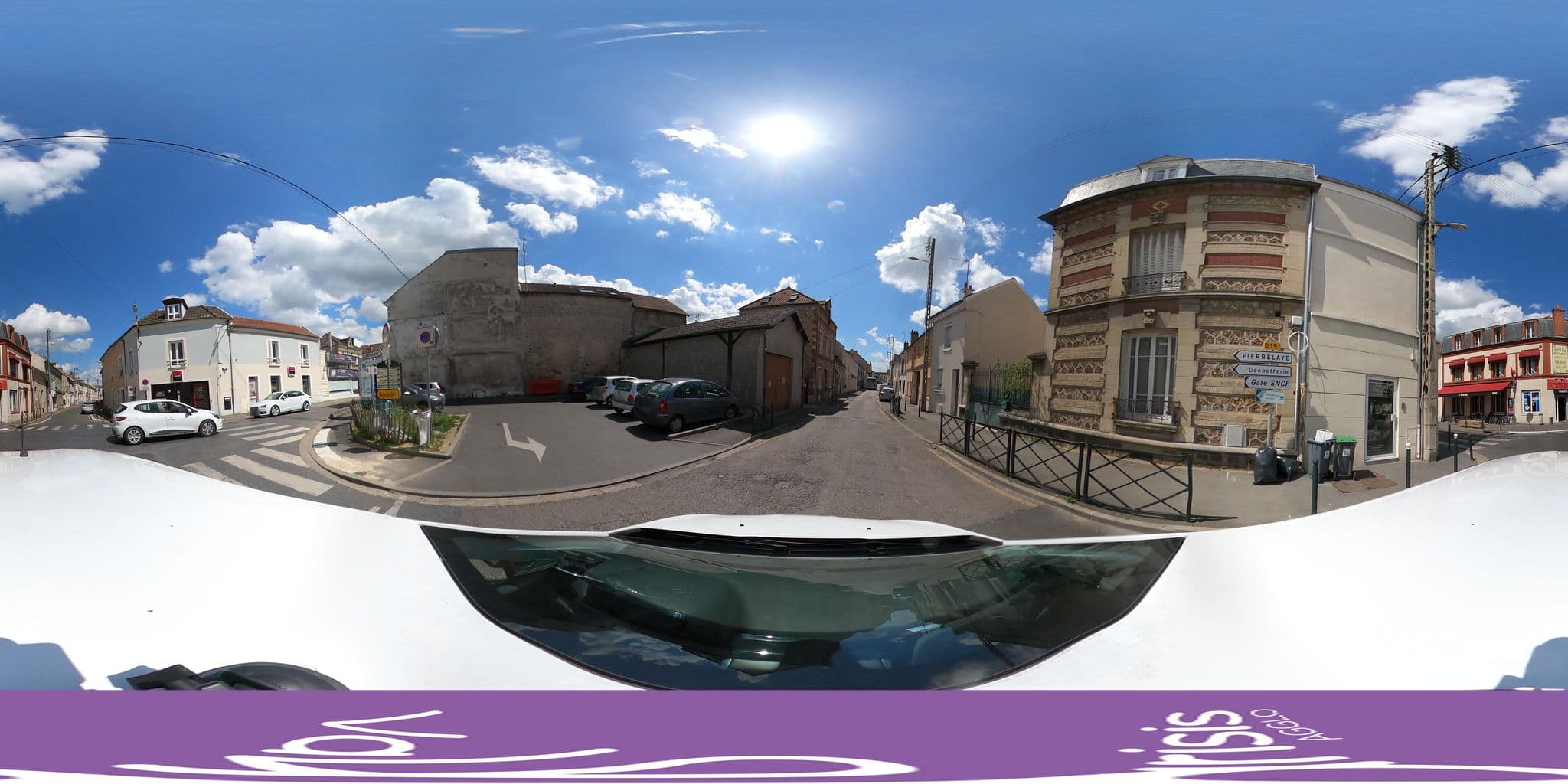 Street view near Le Week-End, Bessancourt — © sigCAVP (CC BY-SA · Mapillary)