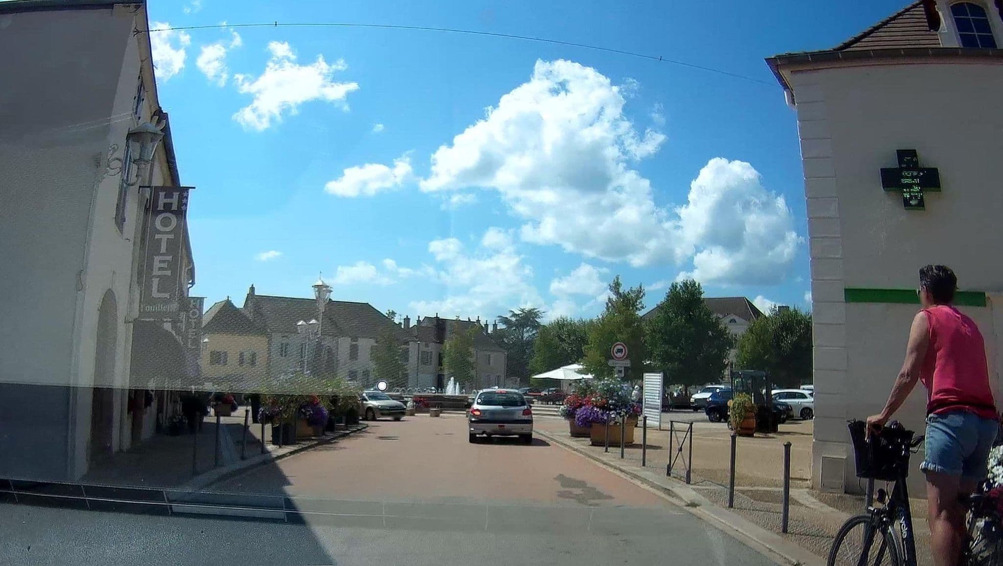 Street view near L'Ouillette, Chagny — © micmin1972 (CC BY-SA · Mapillary)