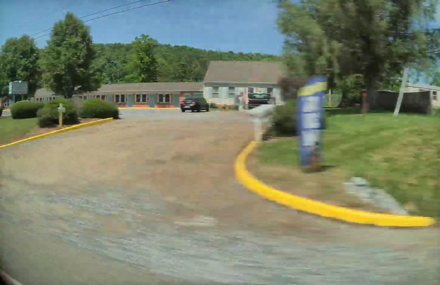 Street view near Misty Mountain Motel, Massanutten — © pmfox97 (CC BY-SA · Mapillary)