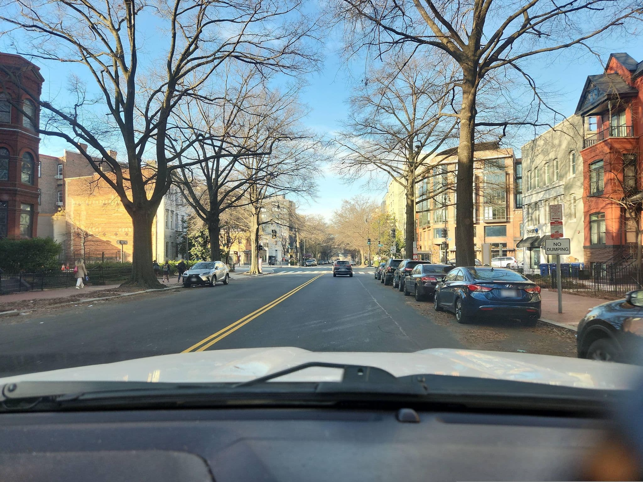 Street view near Doll Gordon's B&B, Shaw — © dcdpw_haroldd (CC BY-SA · Mapillary)