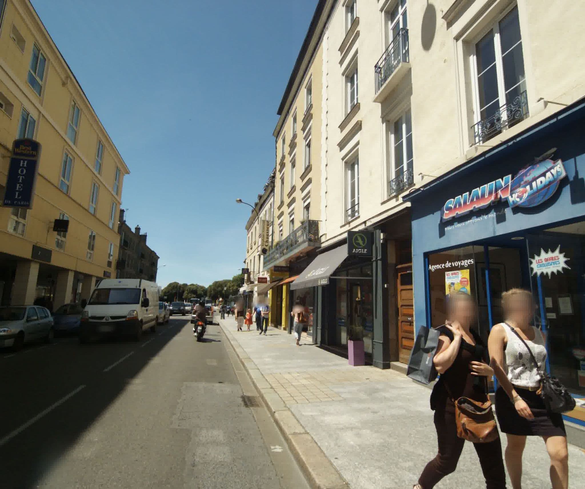Street view near Hôtel de Paris, Laval — © sogefi (CC BY-SA · Mapillary)