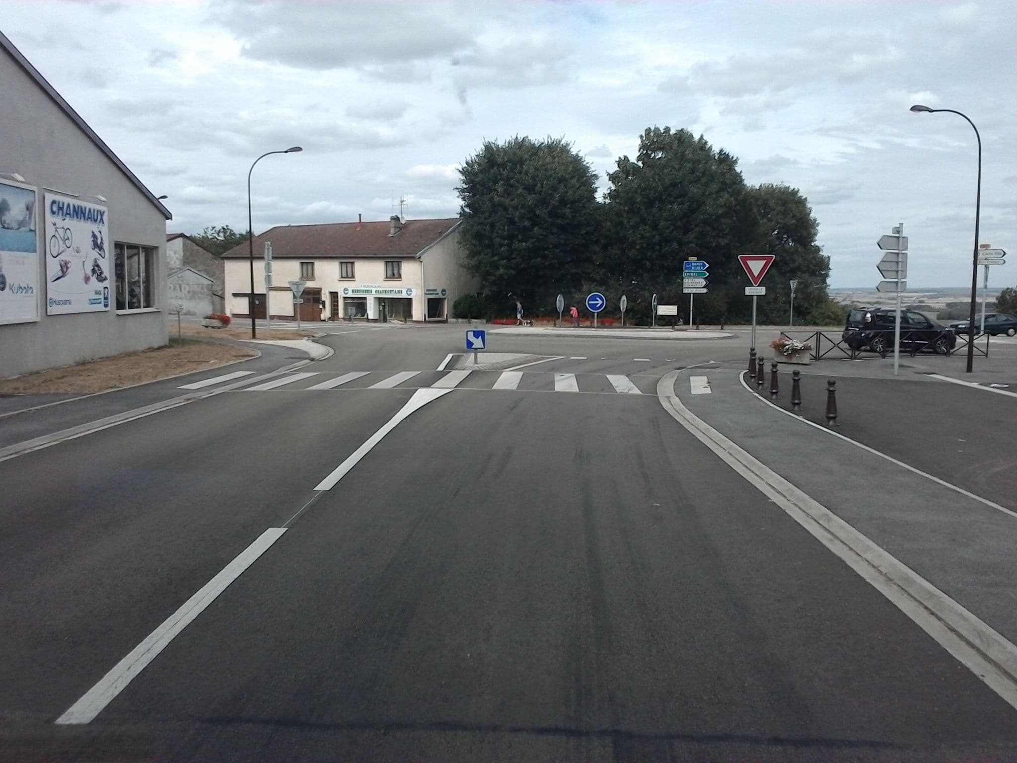 Street view near Hôtel-Restaurant Arcombelle, Val-de-Meuse — © mprins (CC BY-SA · Mapillary)