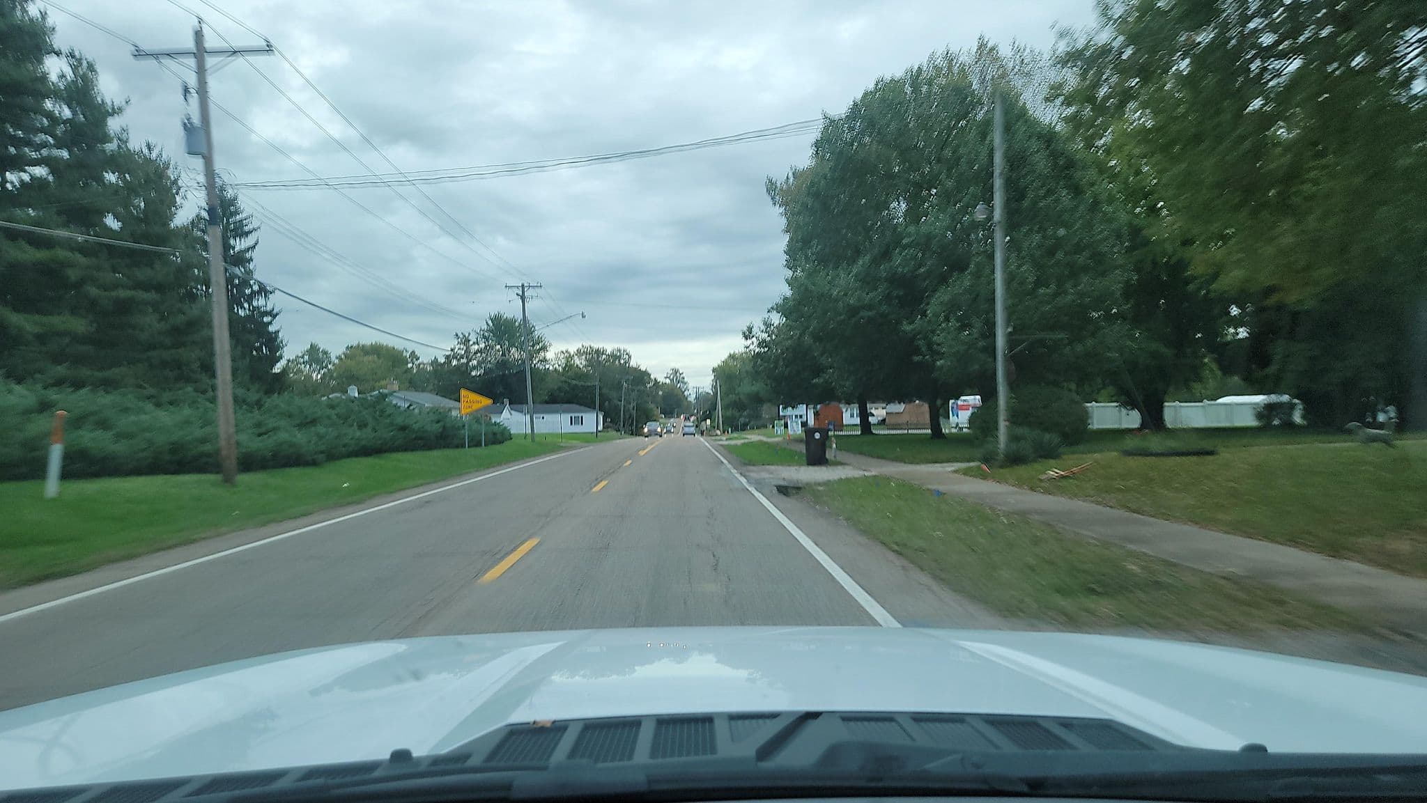 Street view near Crossroads Motel, Beardstown — © cdedert (CC BY-SA · Mapillary)
