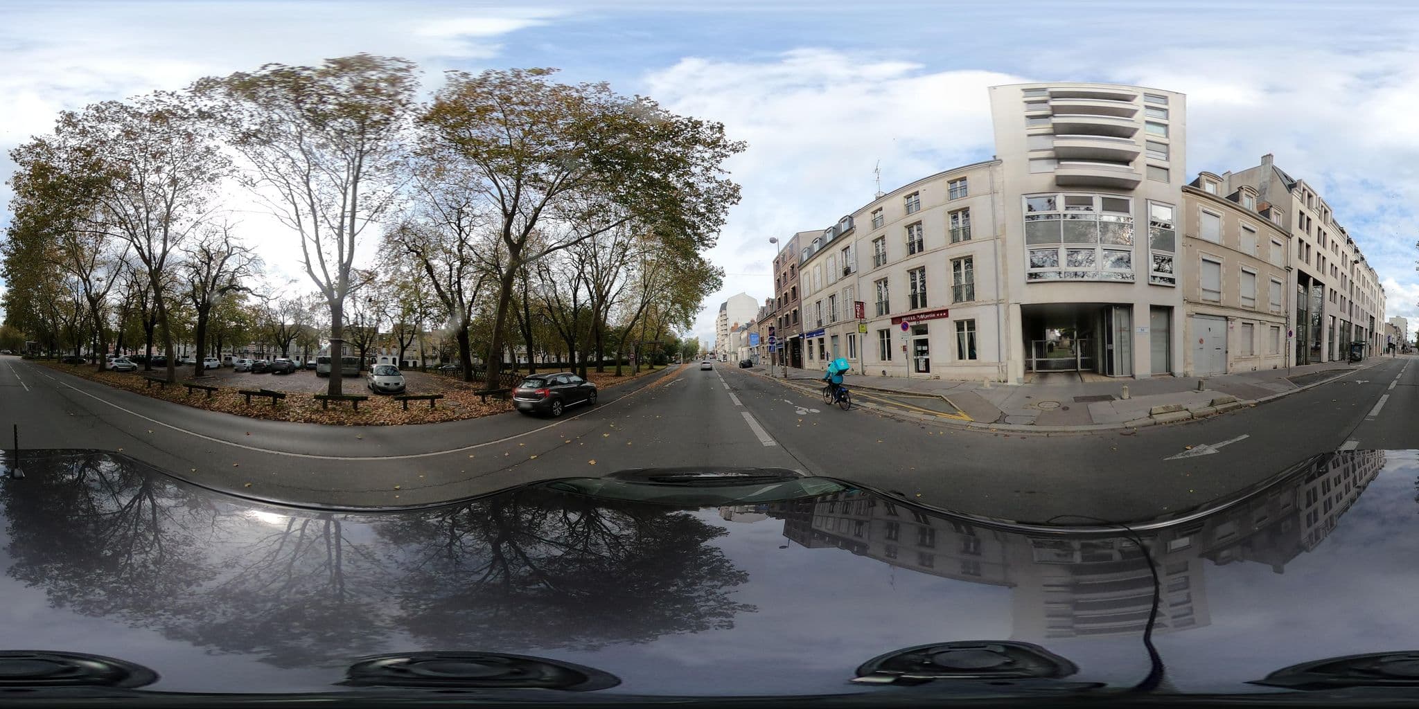 Street view near Hôtel Saint-Martin, Orléans — © u4y0u (CC BY-SA · Mapillary)