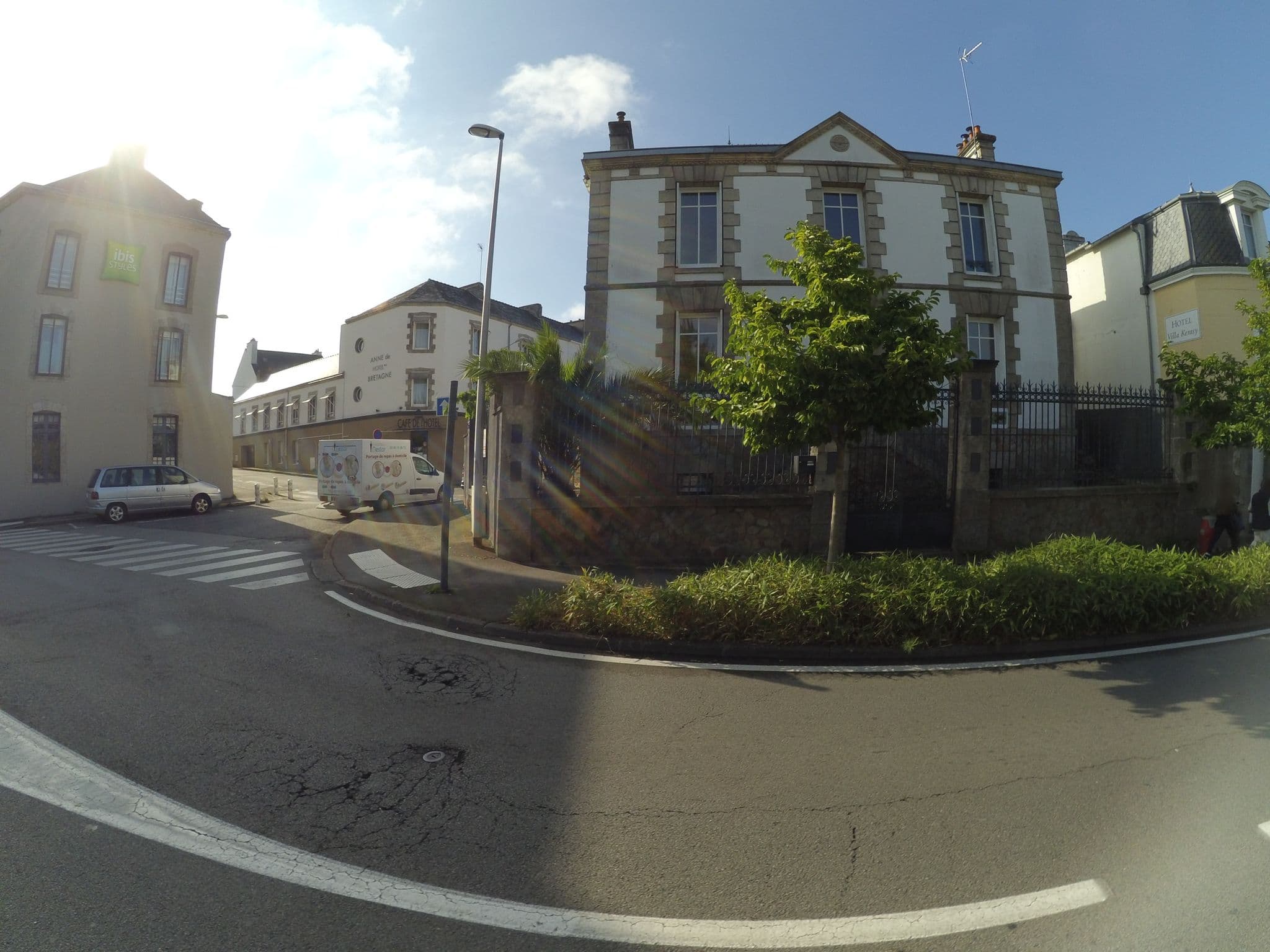 Street view near Villa Kérasy, Vannes — © stephanep (CC BY-SA · Mapillary)