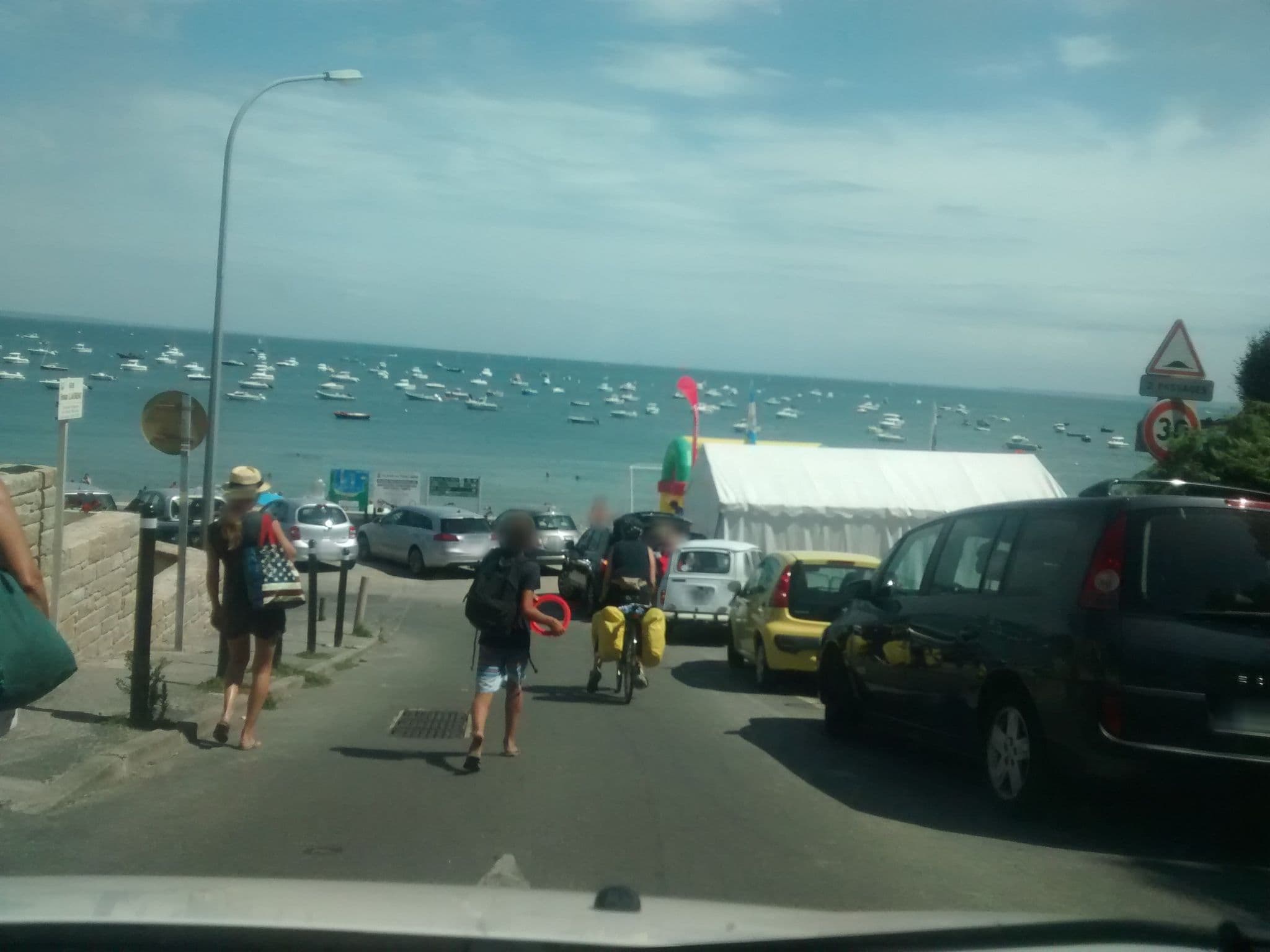Street view near Hôtel restaurant de la Plage, Cancale — © mgageo (CC BY-SA · Mapillary)
