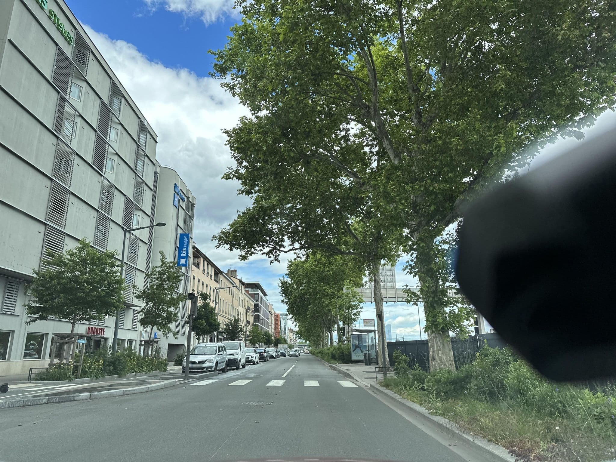 Street view near Hôtel Ibis Styles Lyon Confluence, Lyon 02 — © fpm (CC BY-SA · Mapillary)