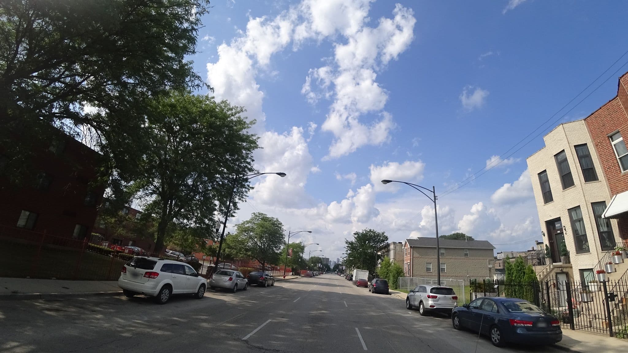 Street view near Chicago Daily Rentals Hostel, Douglas — © mly_ord05 (CC BY-SA · Mapillary)