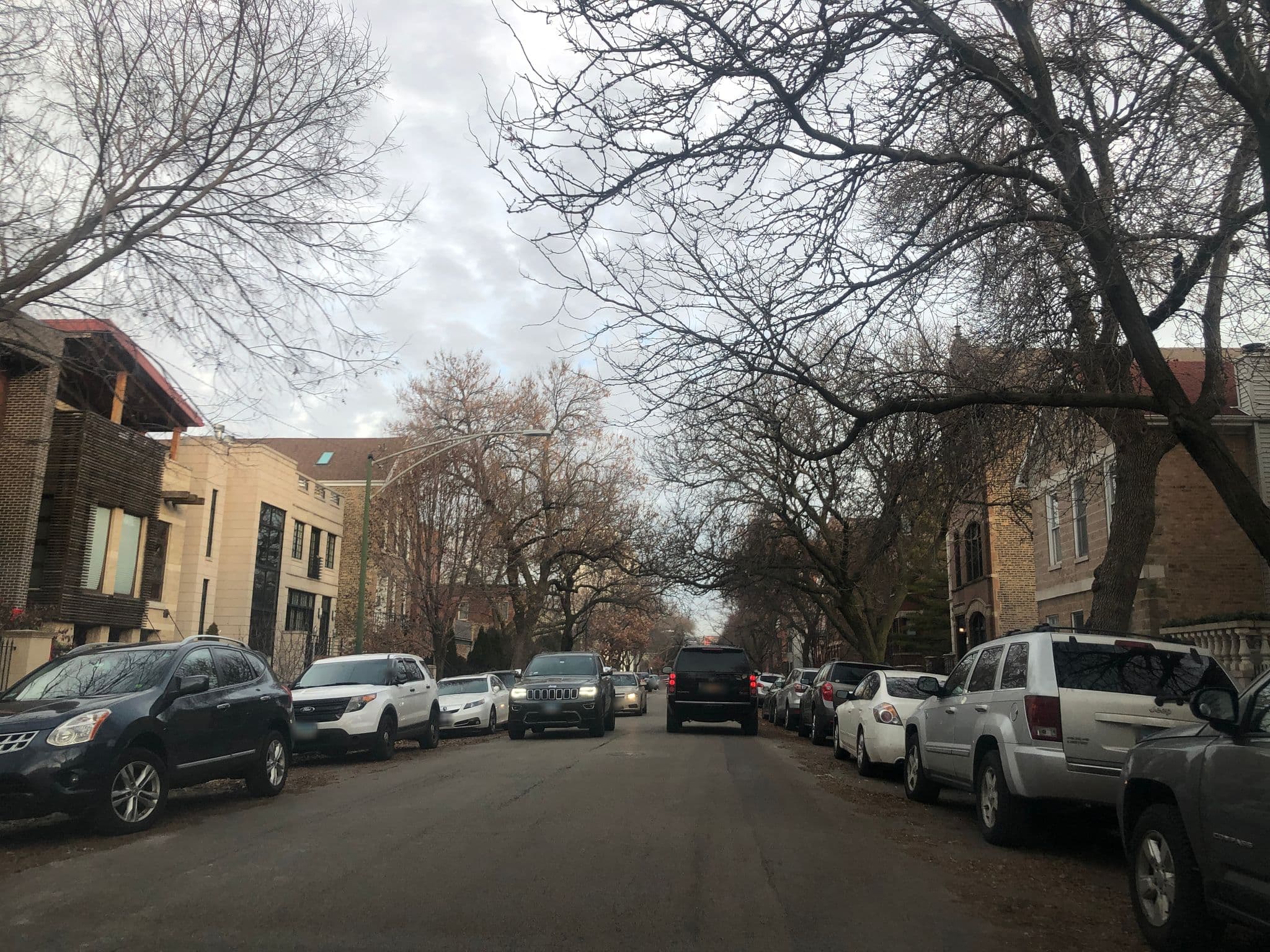 Street view near Hotel Paulina, Ukrainian Village — © glendachagas (CC BY-SA · Mapillary)