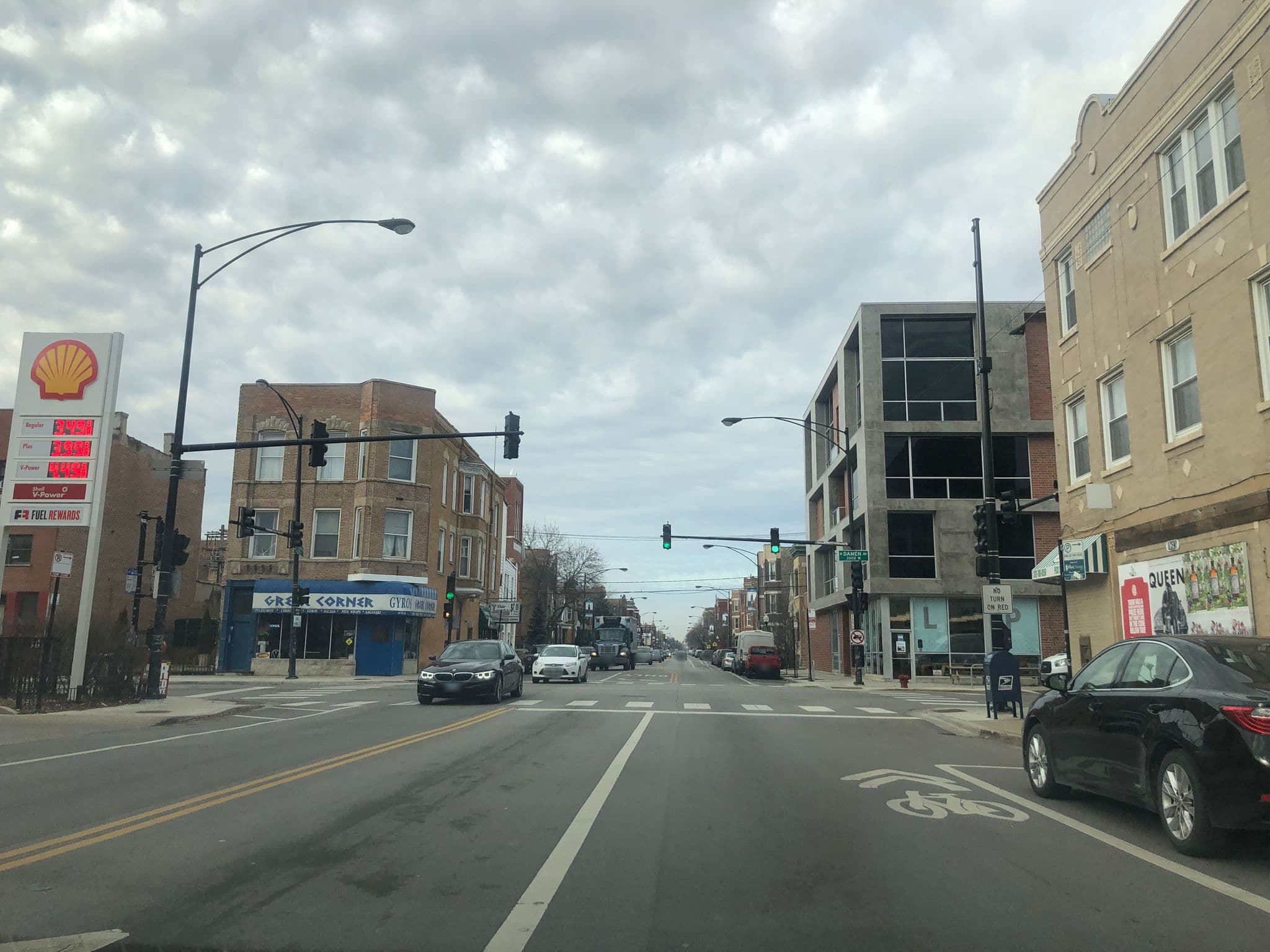 Street view near The No Sleep Zone, Ukrainian Village — © glendachagas (CC BY-SA · Mapillary)
