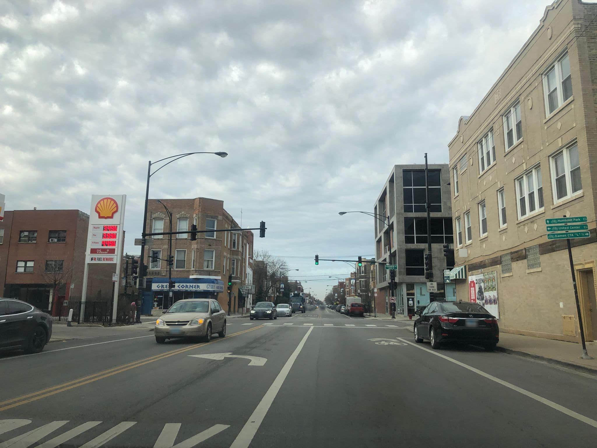 Street view near Rooftop Social Club, Ukrainian Village — © glendachagas (CC BY-SA · Mapillary)