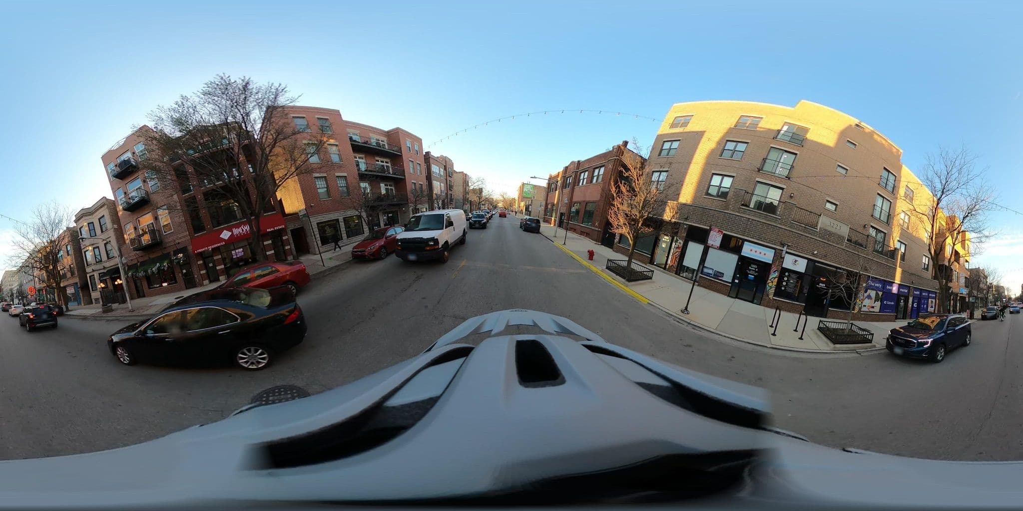 Street view near Old Chicago Inn, Lincoln Park — © epicspongee (CC BY-SA · Mapillary)