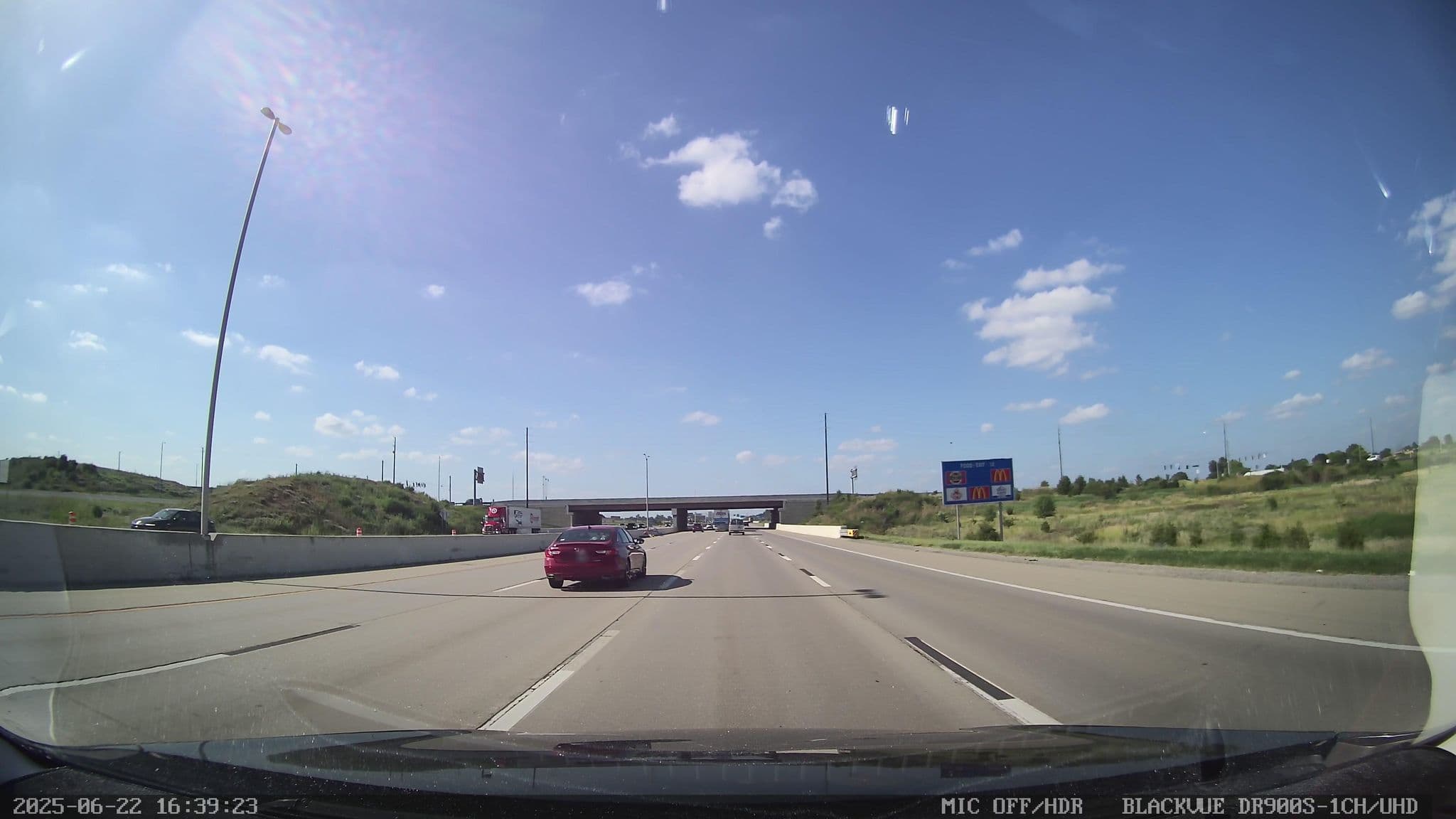 Street view near Raddison Hotel, Speedway — © smichae (CC BY-SA · Mapillary)