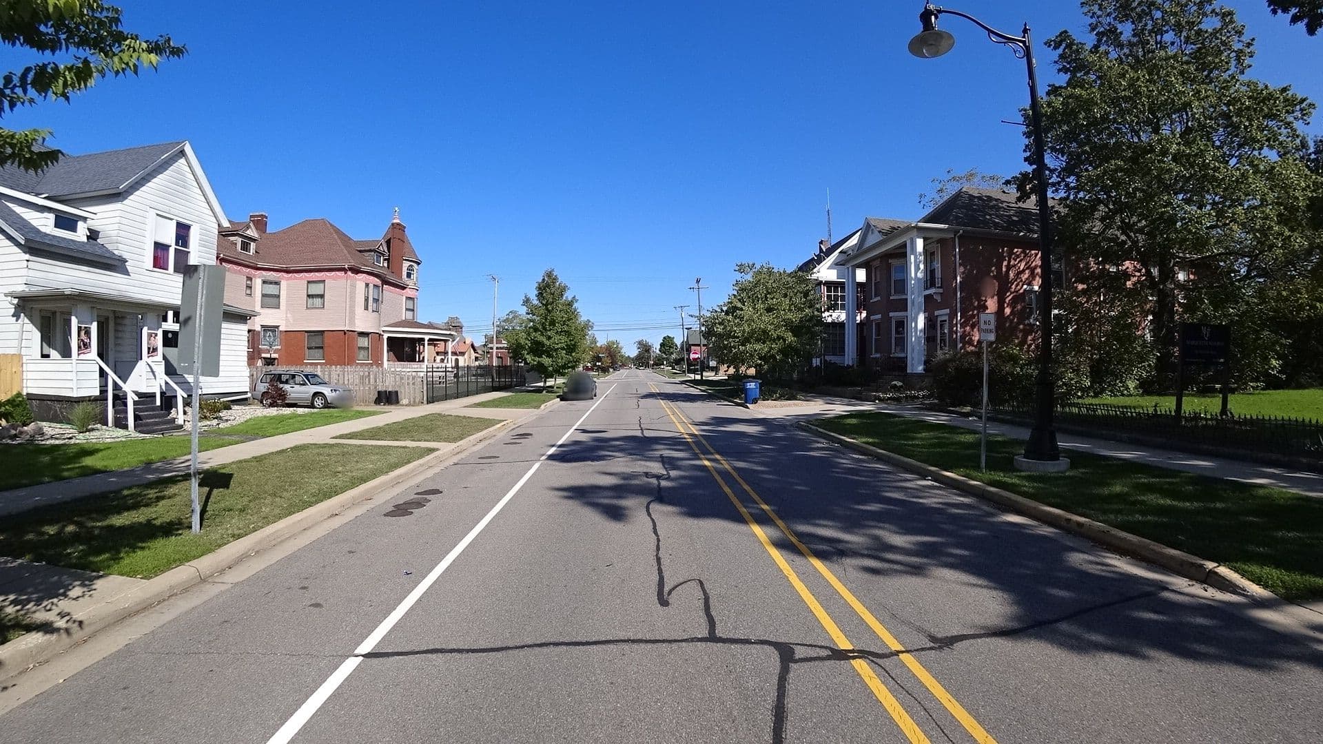 Street view near Hutchinson Mansion Inn, Michigan City — © mbobcek (CC BY-SA · Mapillary)