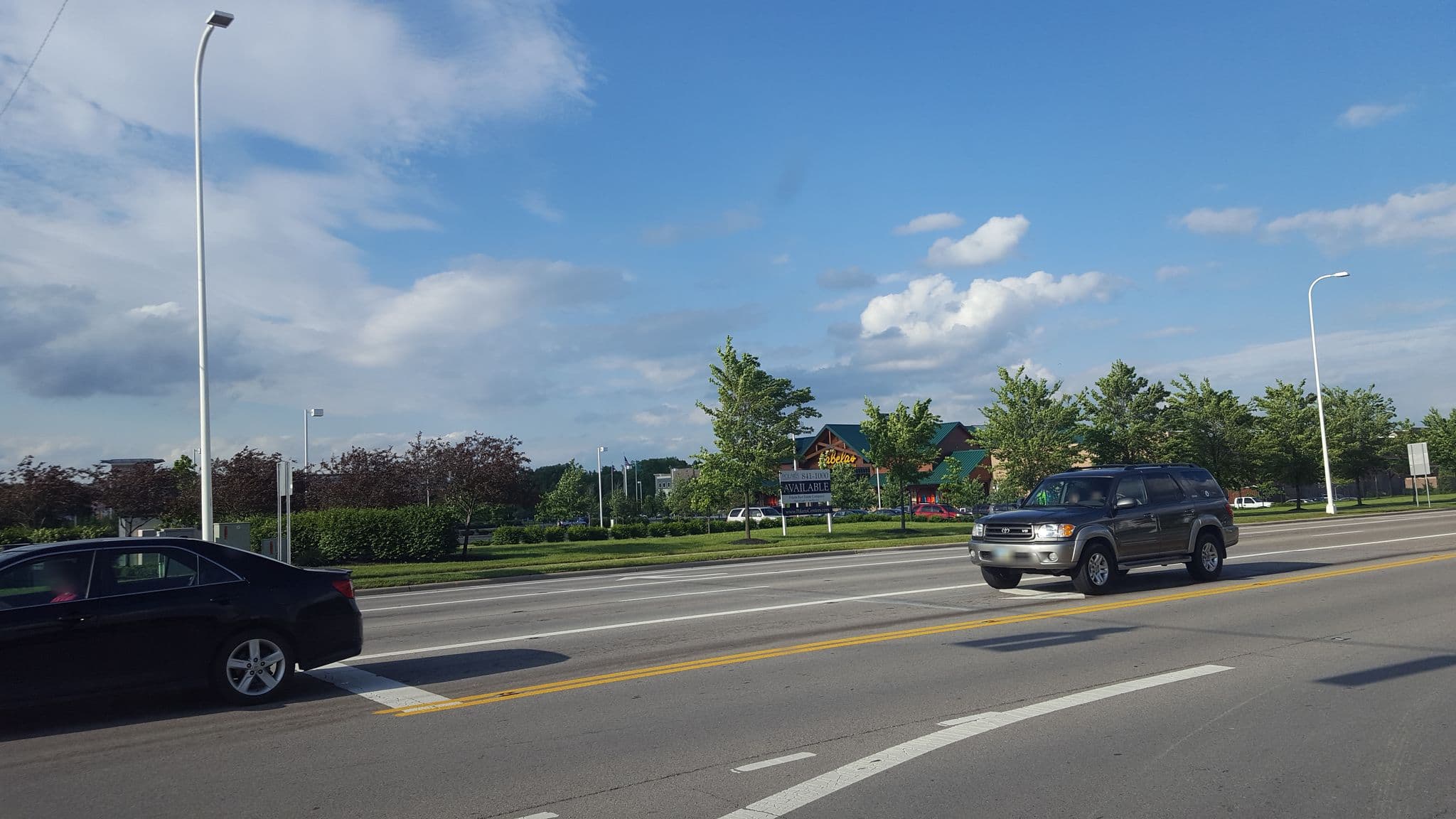 Street view near Complimentary Breakfast, Westerville — © jbthemilker (CC BY-SA · Mapillary)